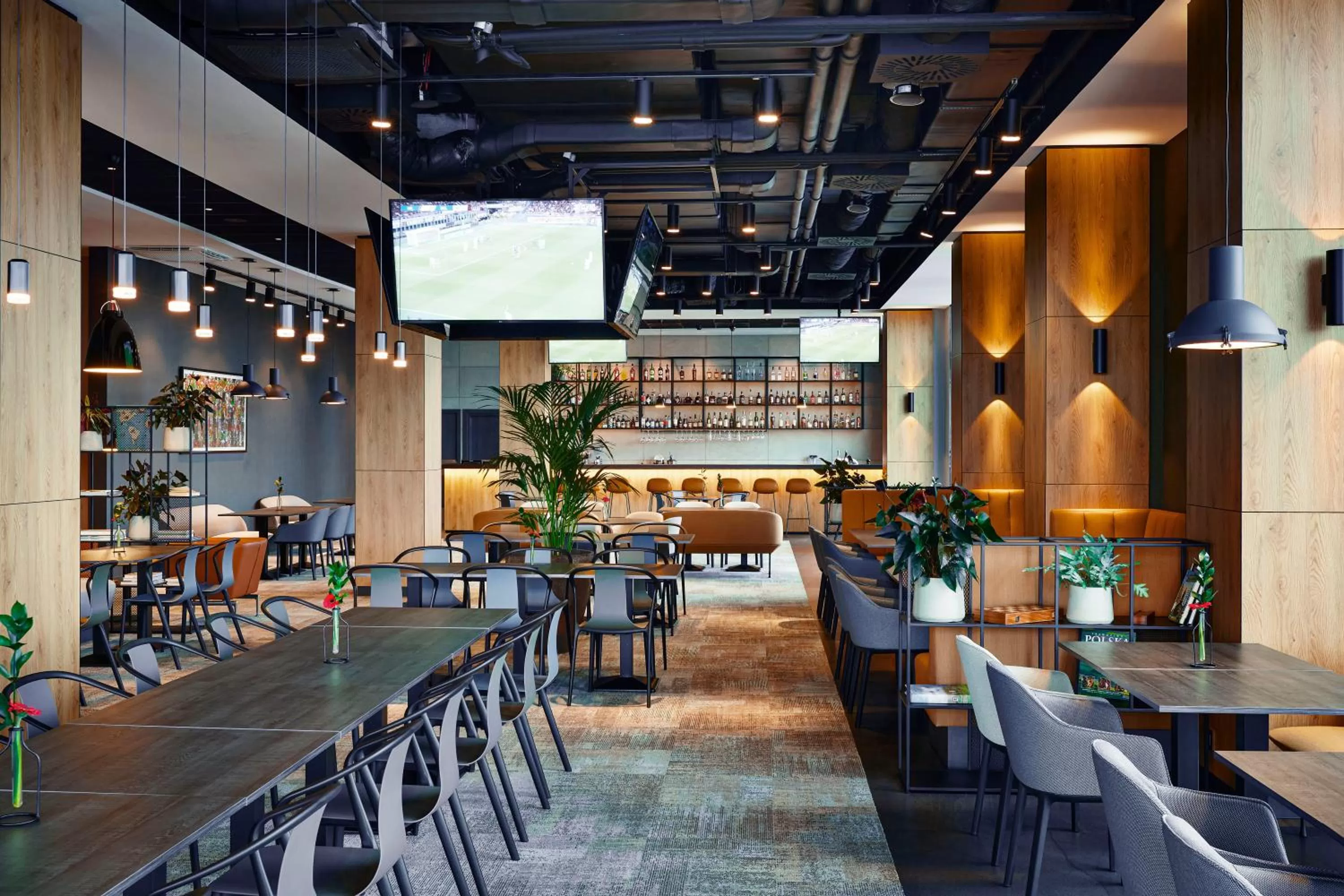 Restaurant/places to eat in Q Hotel Plus Wrocław Bielany