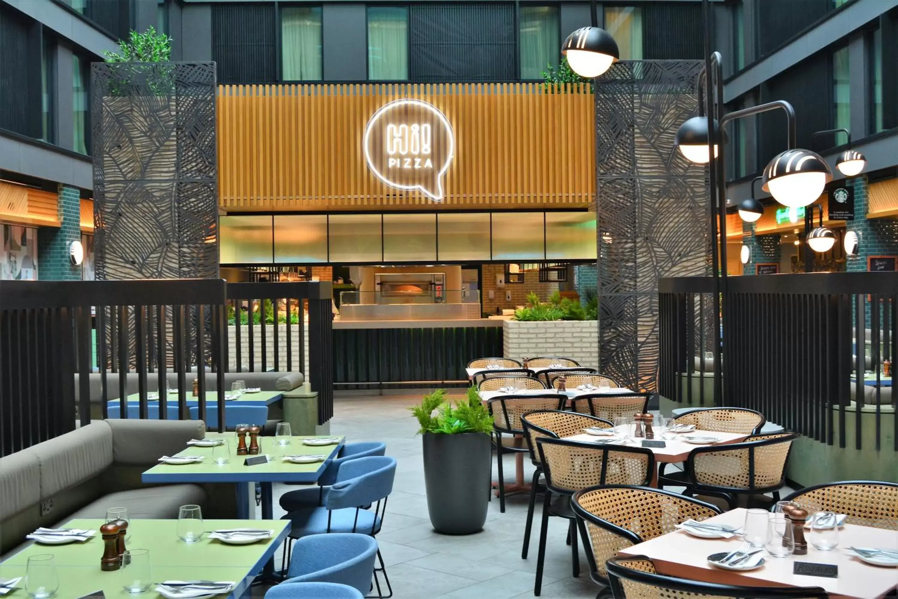 Restaurant/Places to Eat in Holiday Inn London Heathrow - Bath Road, an IHG Hotel
