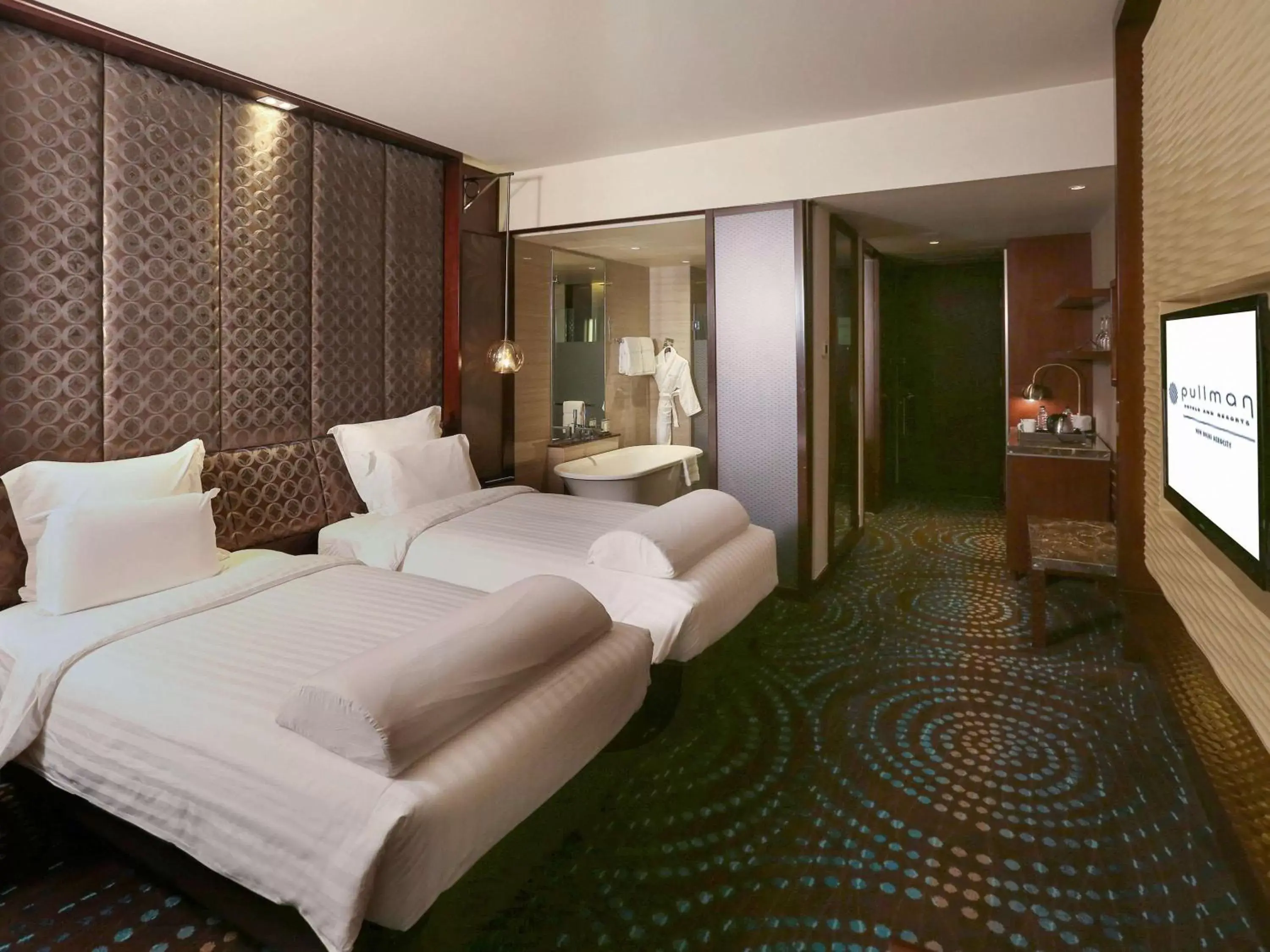 Photo of the whole room, Bed in Pullman New Delhi Aerocity- International Airport
