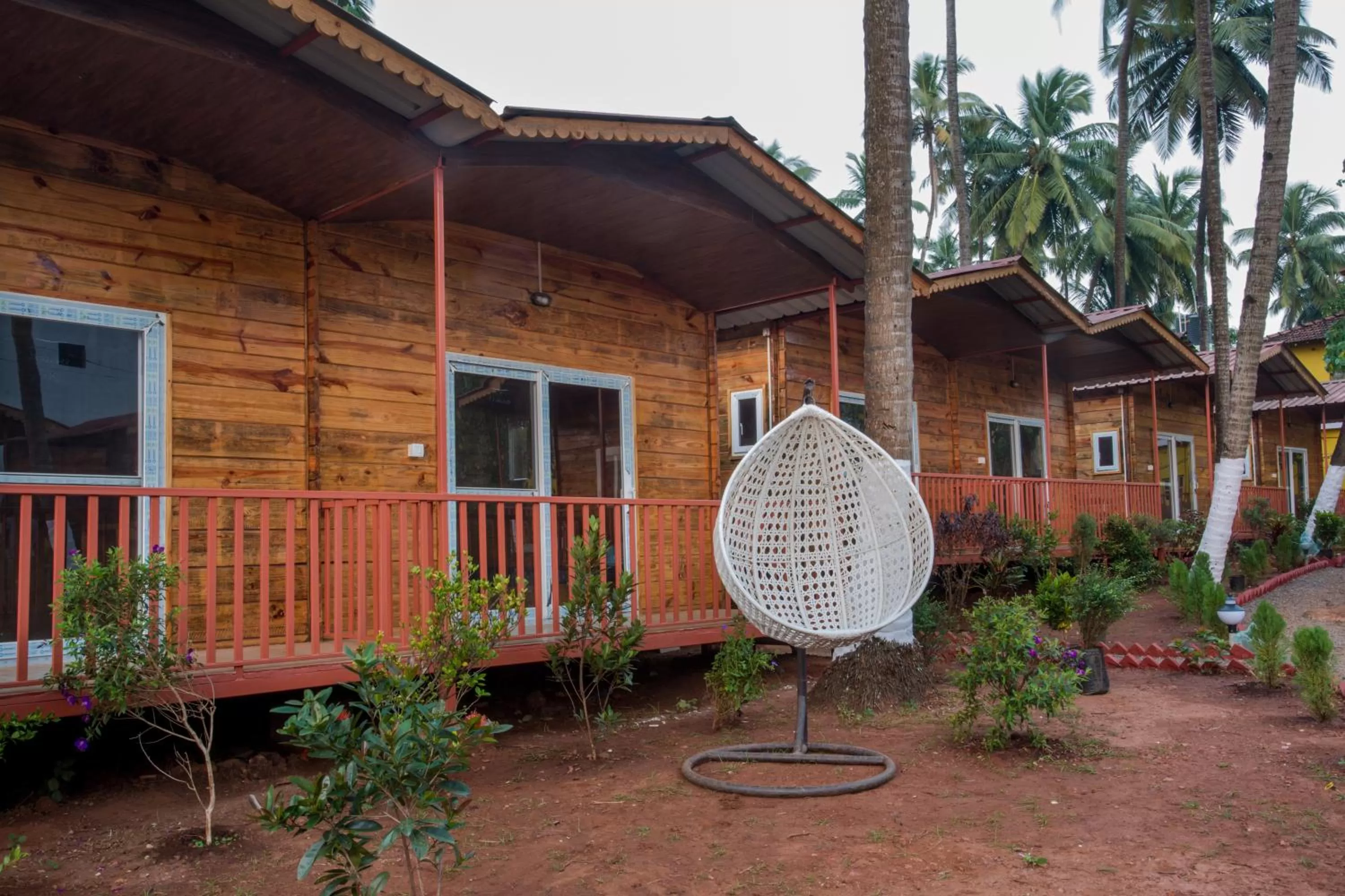 Property building in Mariners Bay Beach Resort