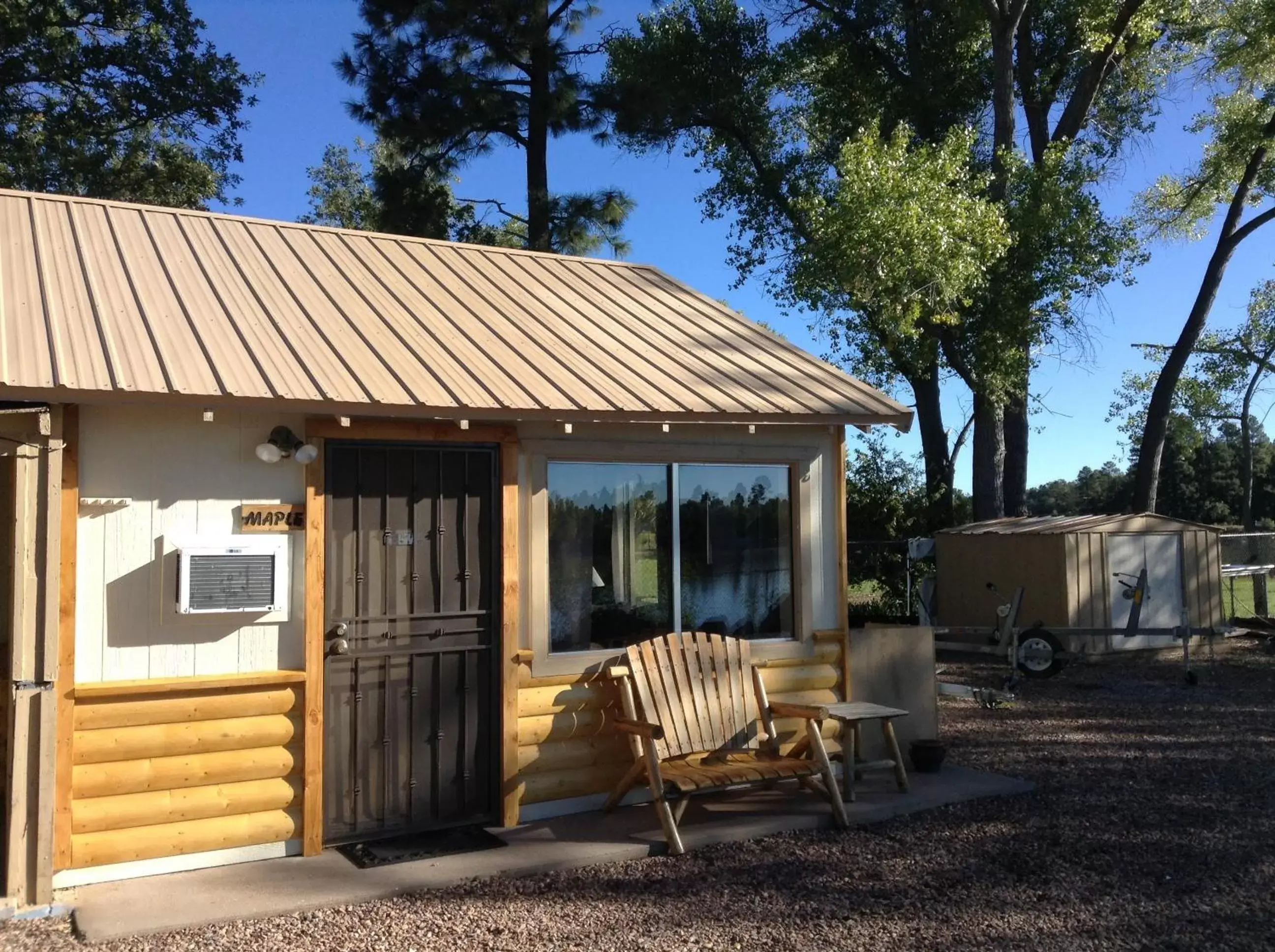 Studio with Lake View in Rainbows End Fishing Resort Studio with Lake View in Rainbows End Fishing Resort