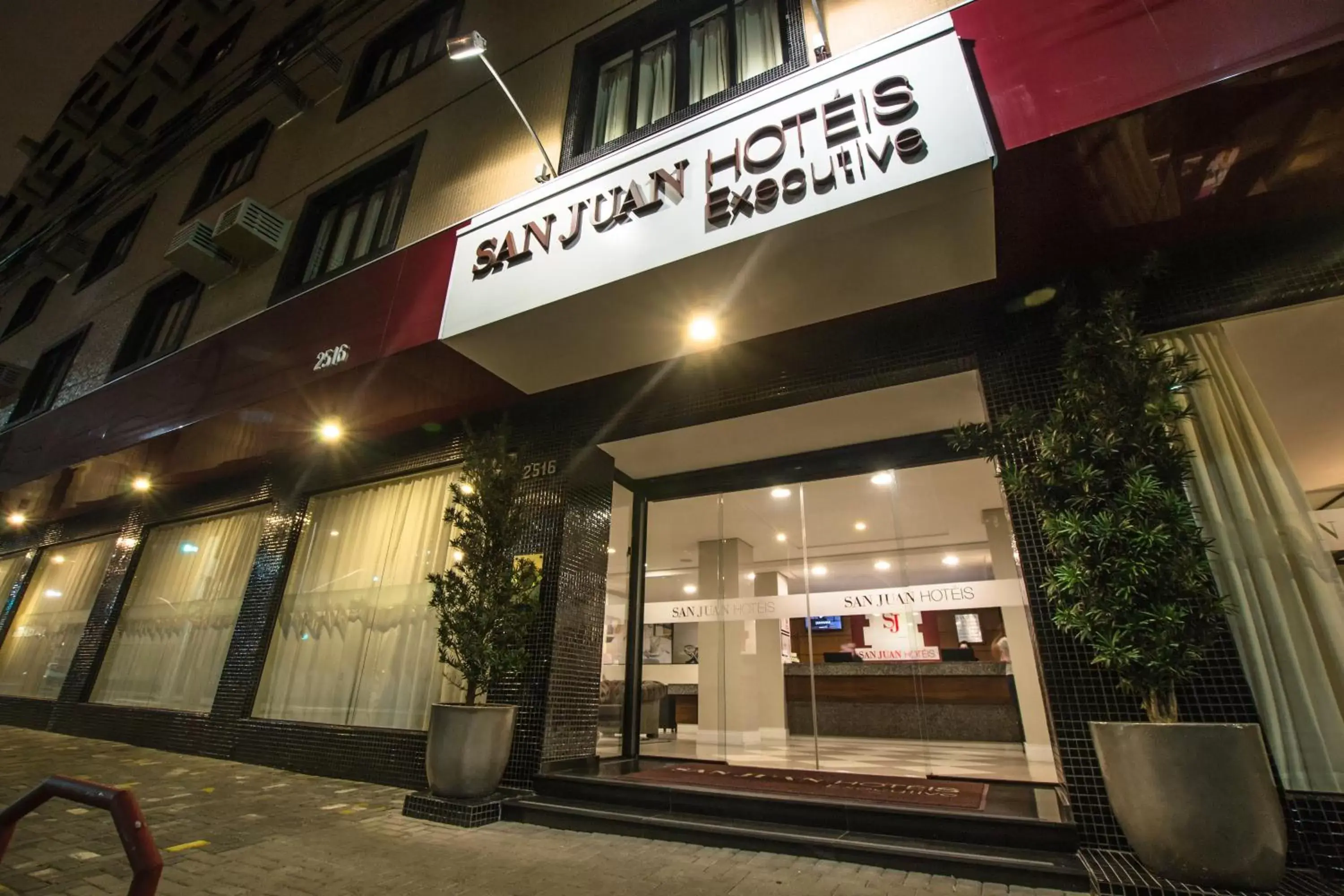 Facade/entrance in SJ Executive - San Juan Curitiba Facade/entrance in SJ Executive - San Juan Curitiba