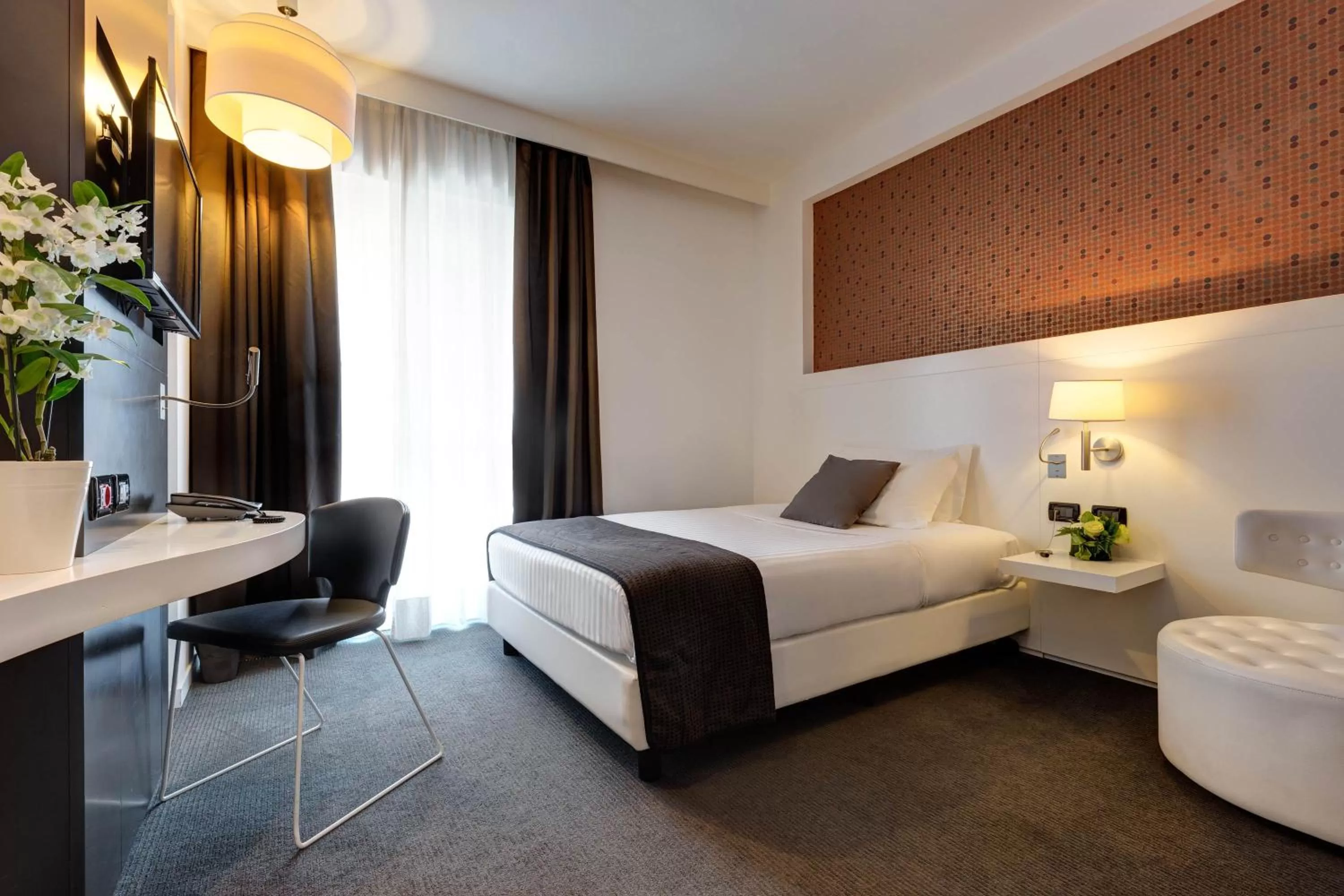 Photo of the whole room, Bed in iH Hotels Roma Z3
