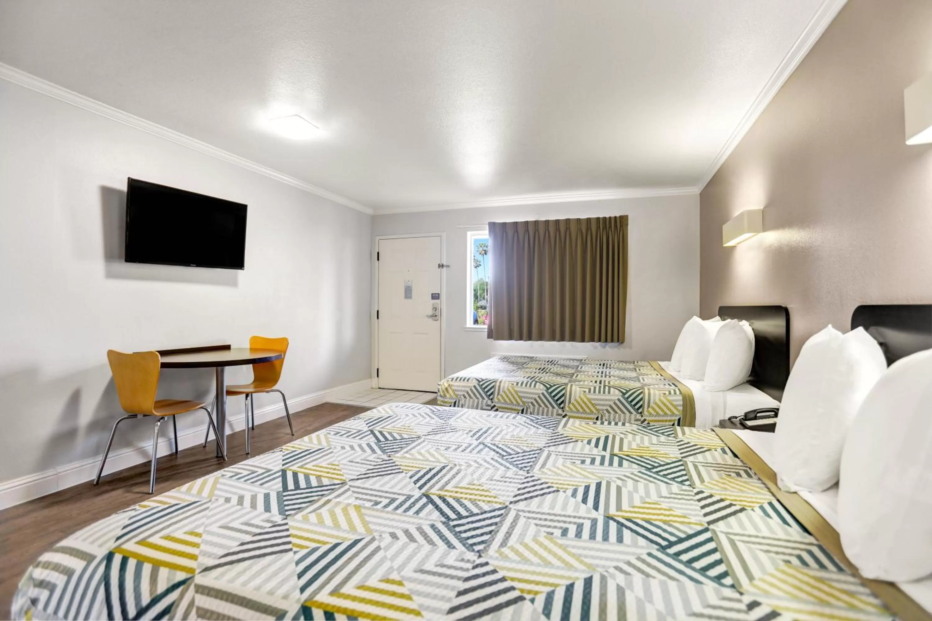 Bedroom, Bed in Motel 6-Lodi, CA