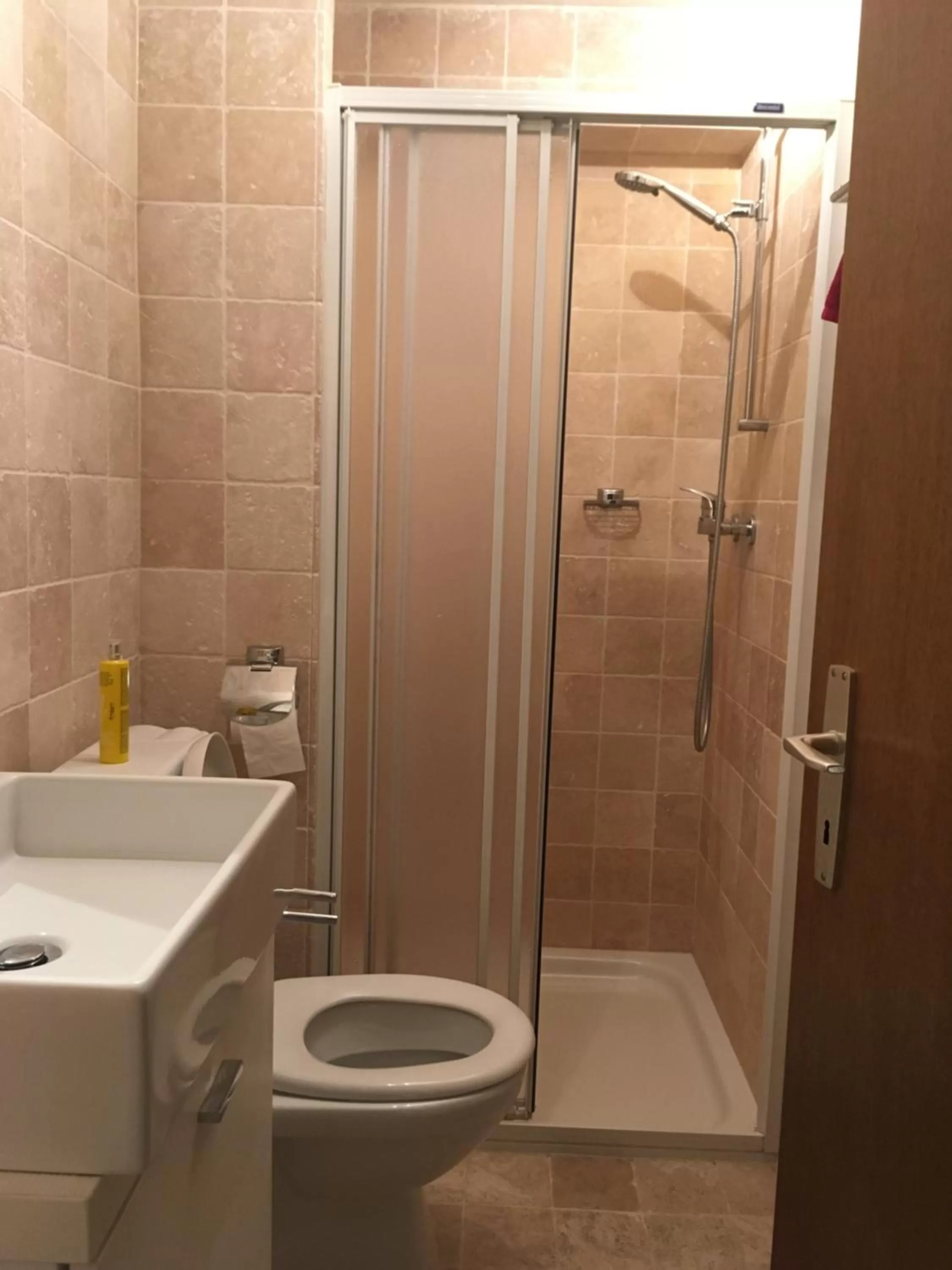 Shower, Bathroom in BnB la Sittelle