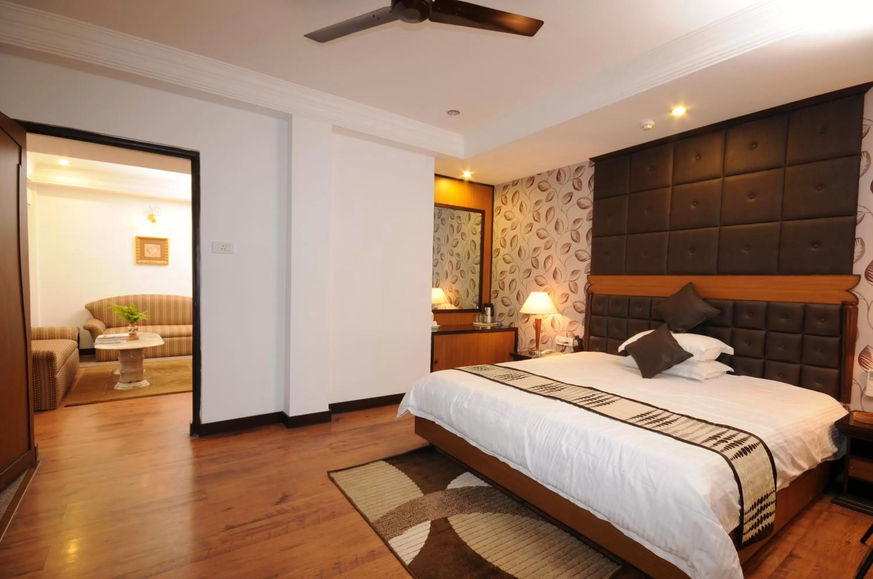 Photo of the whole room, Bed in Lytton Hotel