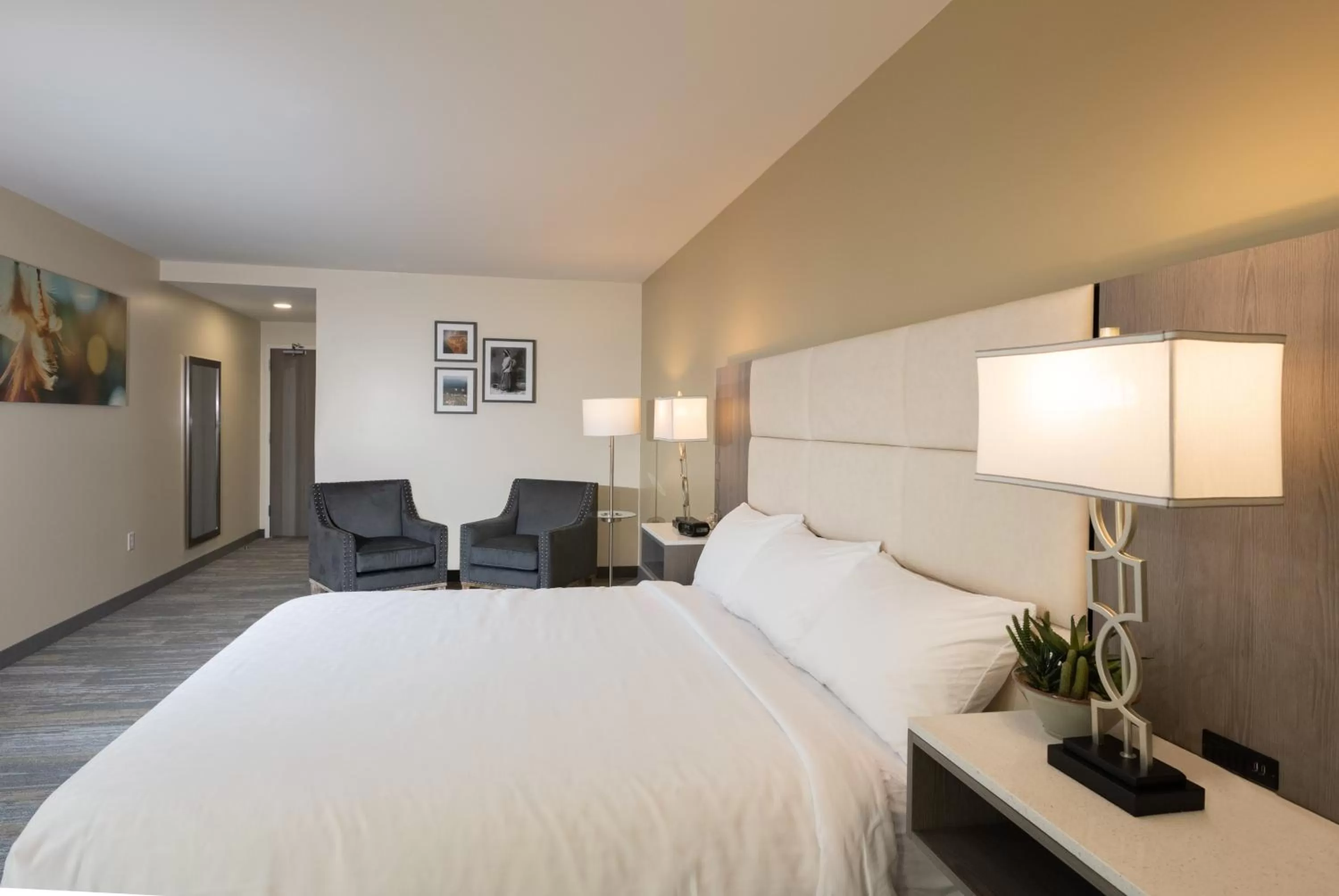 Bed in Apache Gold Resort Hotel & Casino