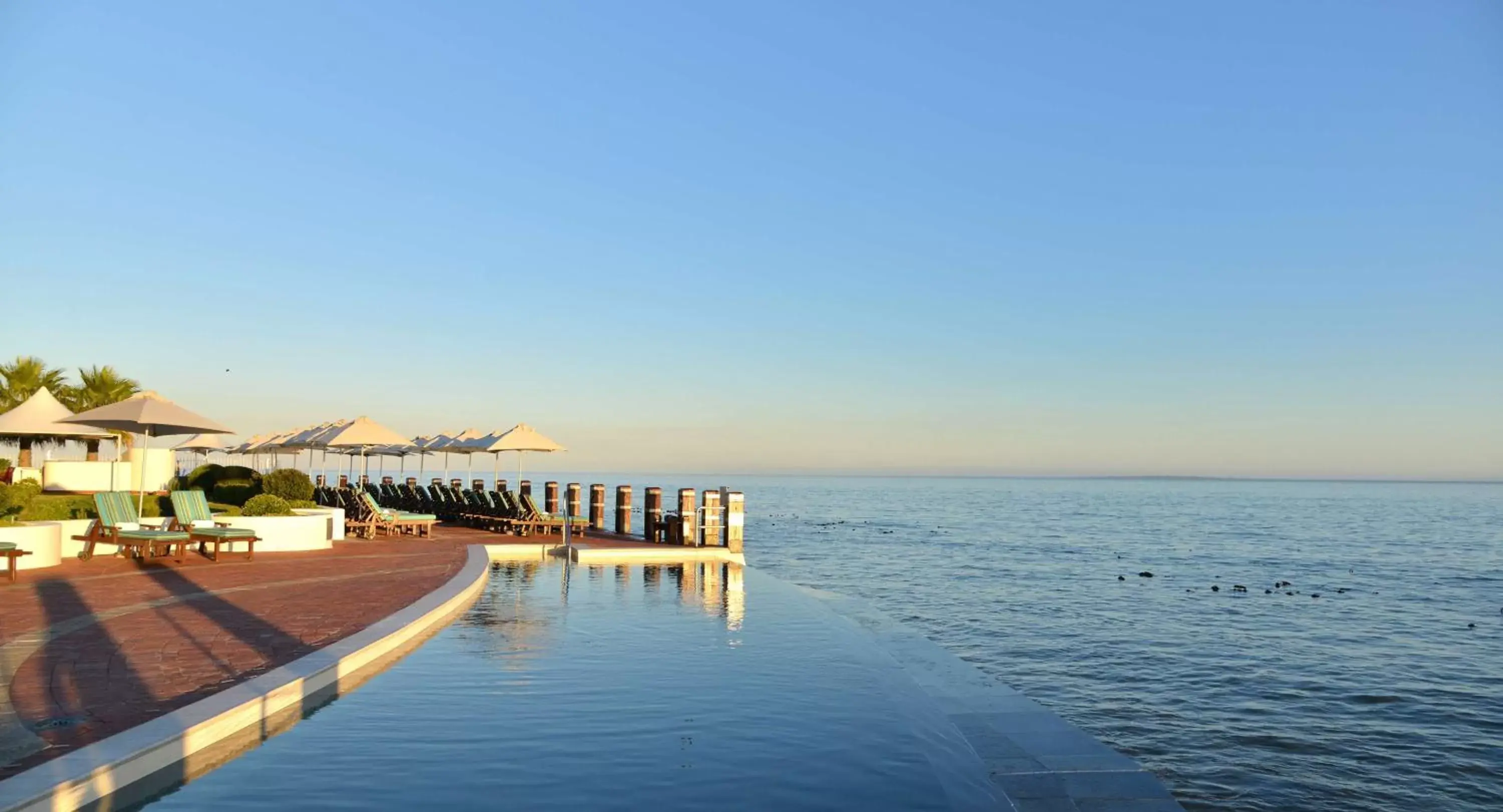 Pool view in Radisson Blu Hotel Waterfront, Cape Town