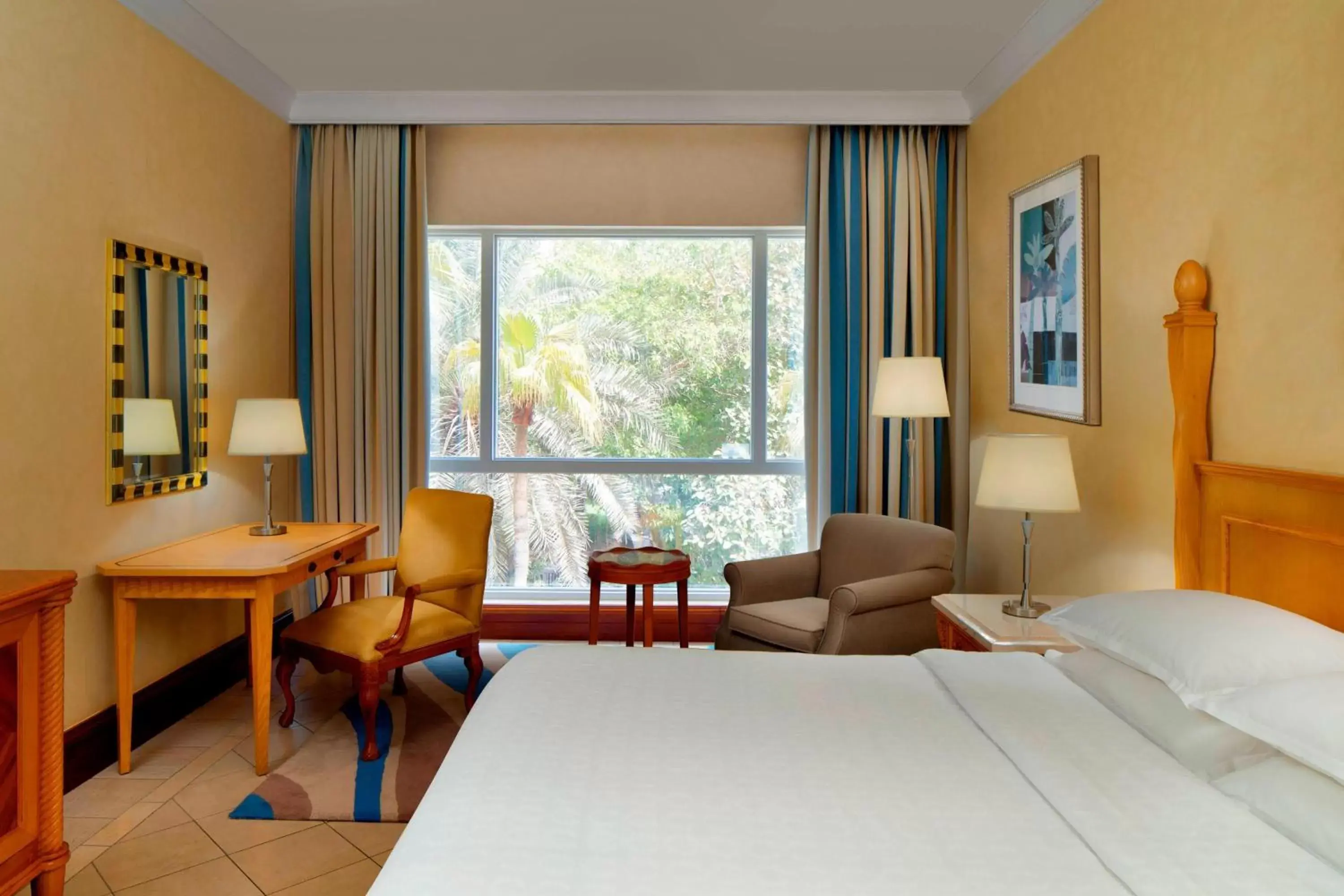 Bedroom, Bed in Sheraton Jumeirah Beach Resort