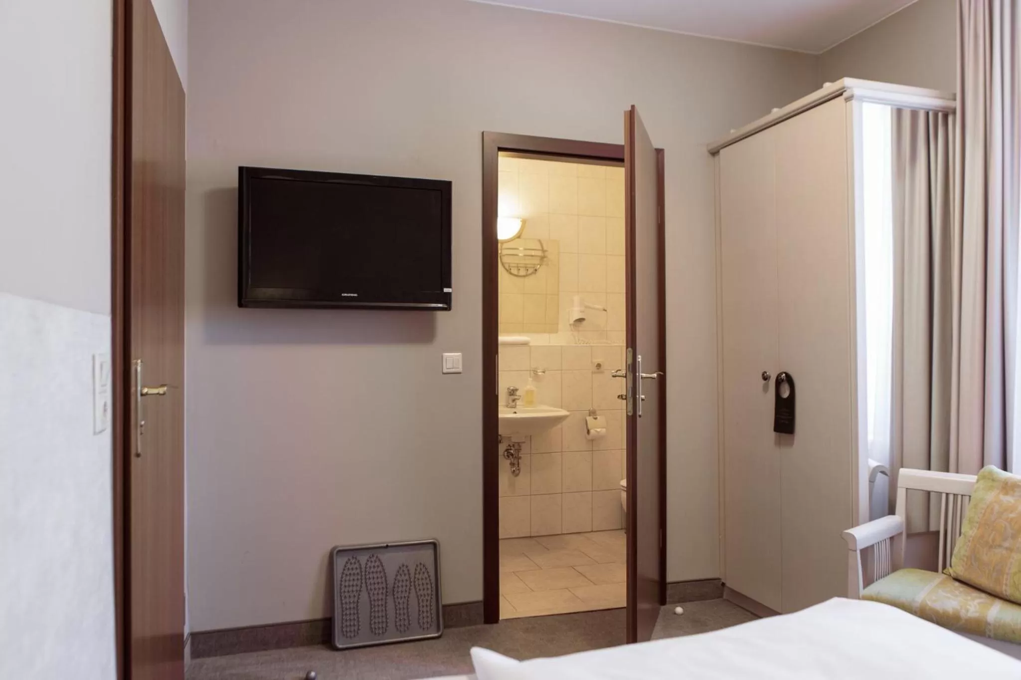 TV/Entertainment Center in Hotel Ettrich & Elbresort Rathen