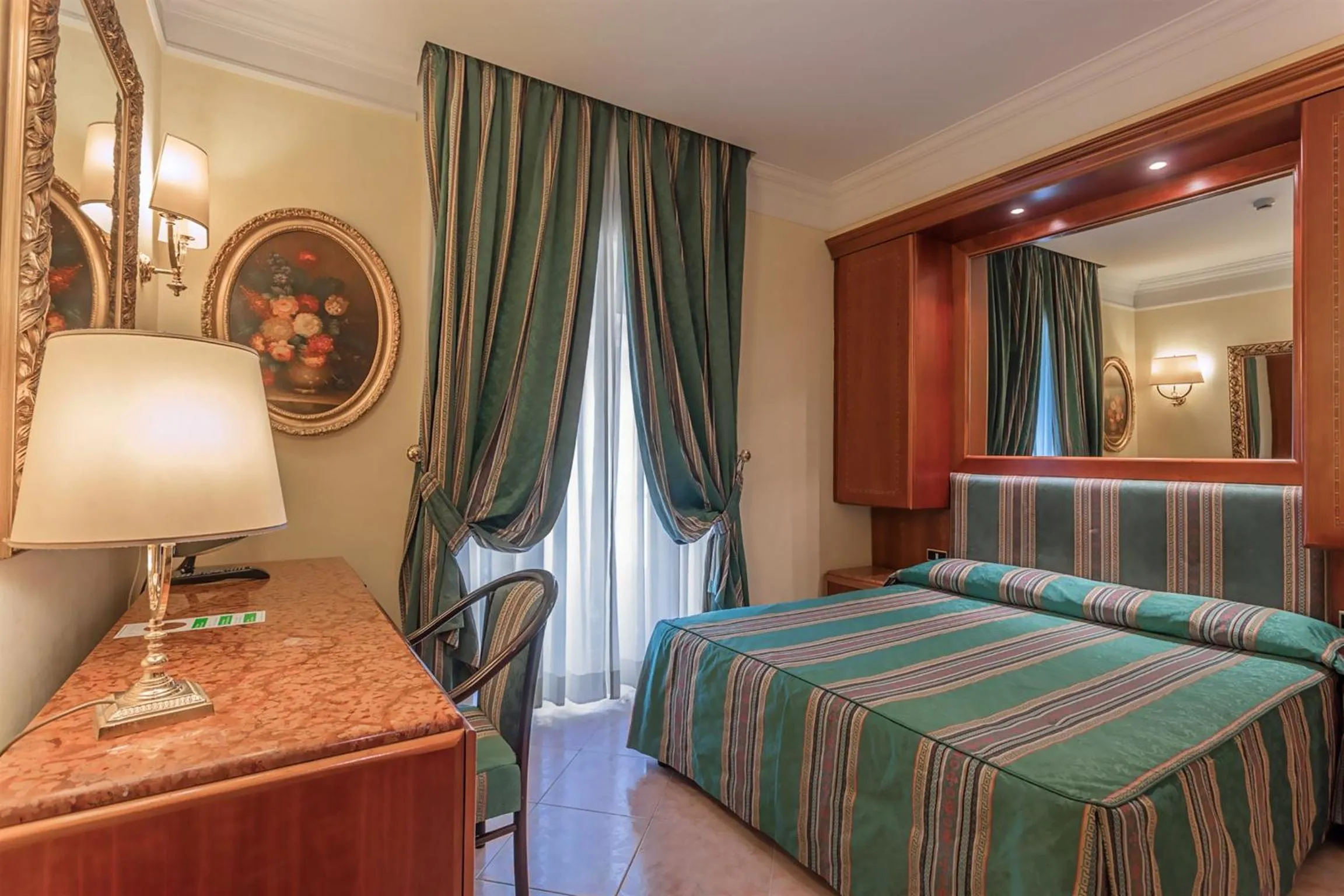 Bedroom, Bed in Raeli Hotel Luce