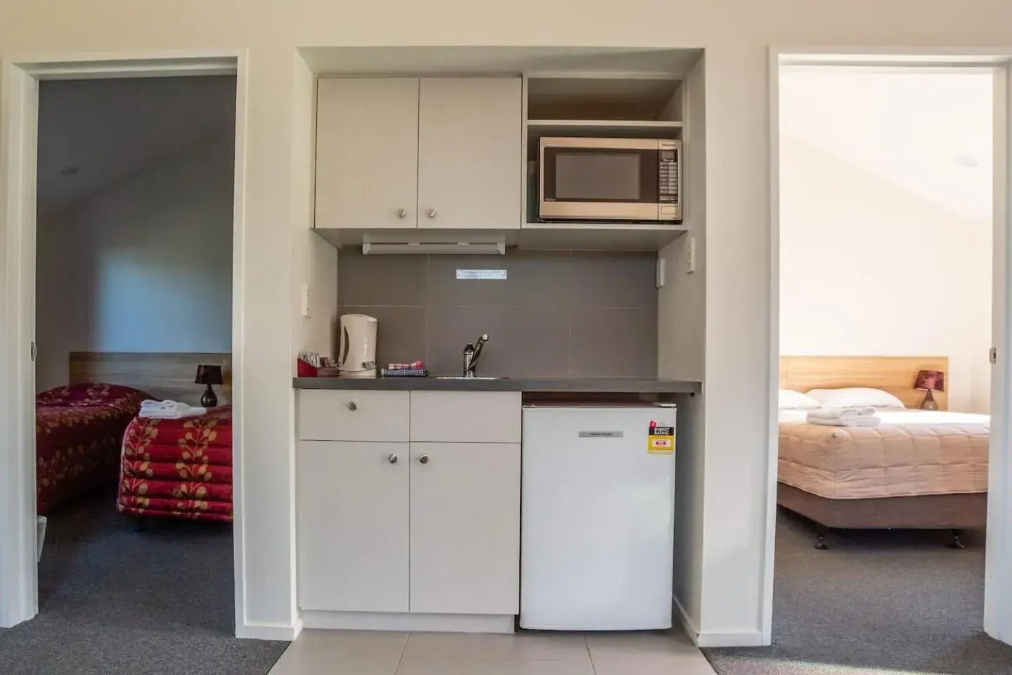 Kitchen or kitchenette, Kitchen/Kitchenette in Christchurch Park Motel