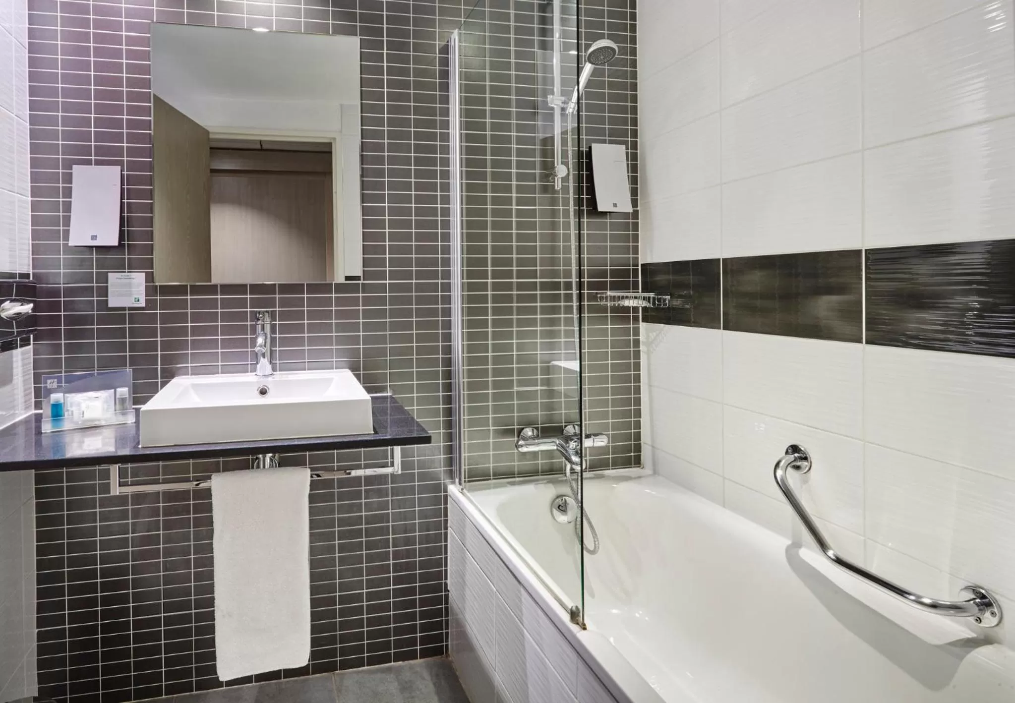 Bathroom in Holiday Inn Toulon City Centre by IHG