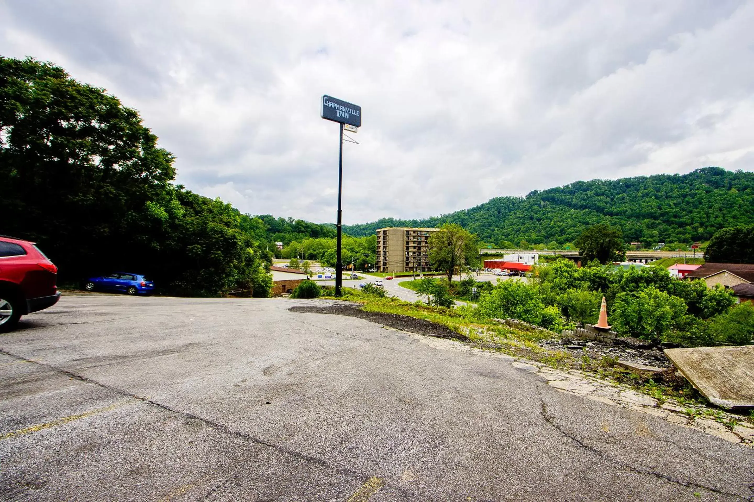 Property building in OYO Hotel Chapmanville Inn, WV - Hwy 119