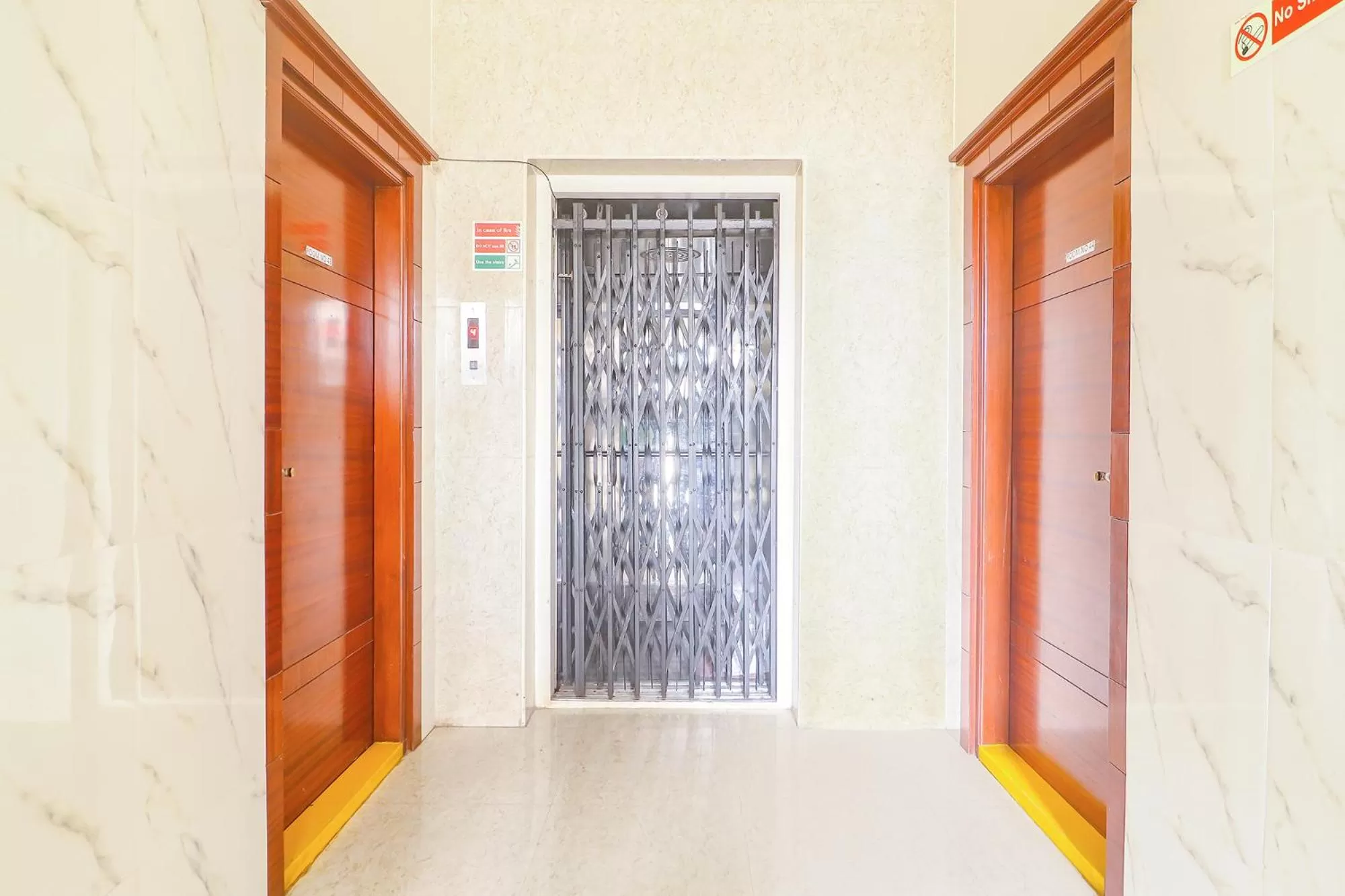 Lobby or reception in FabExpress Golden Gate - Nr Hitech City