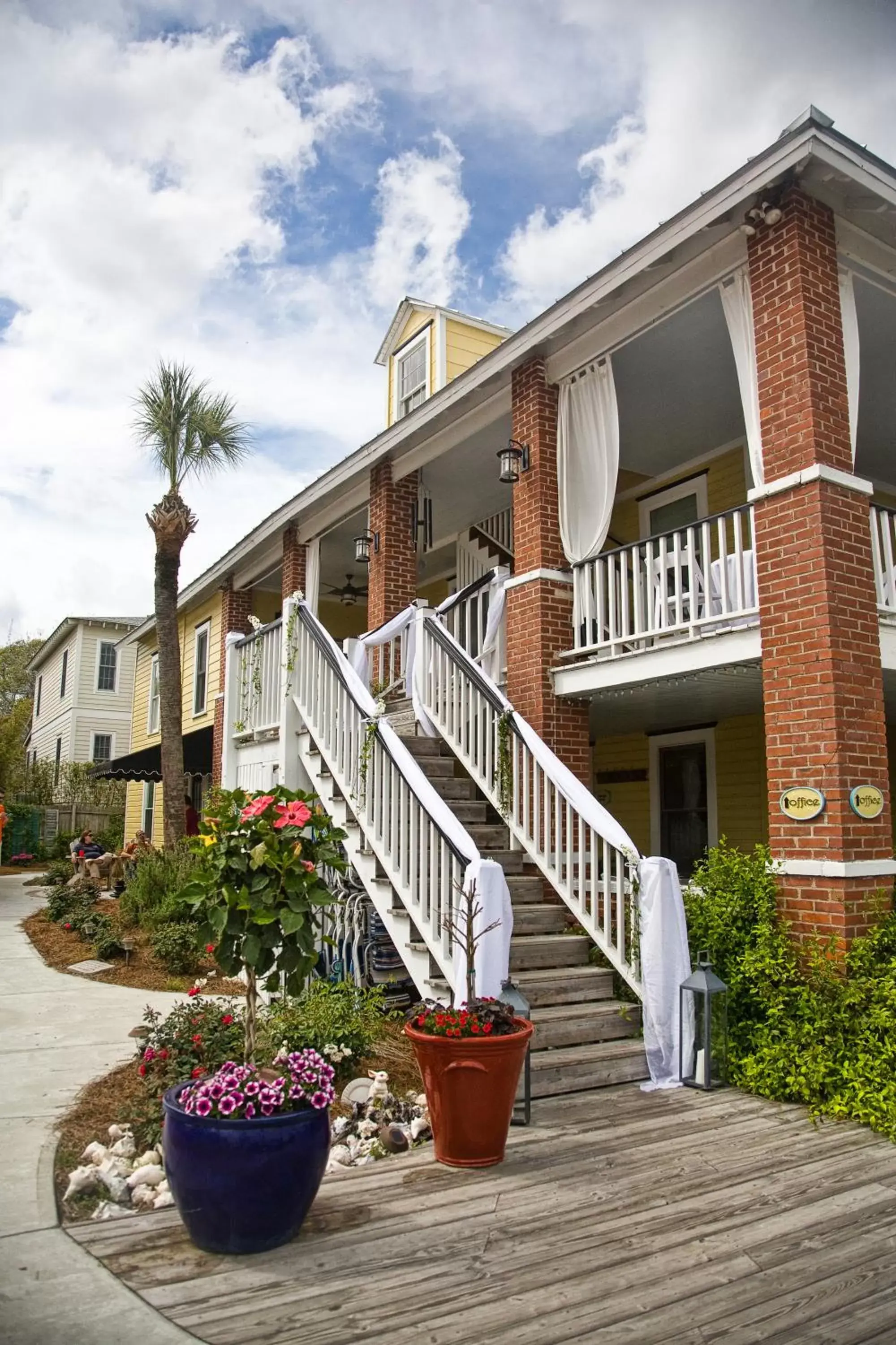 Property building, Patio/Outdoor Area in Beachview Inn and Spa