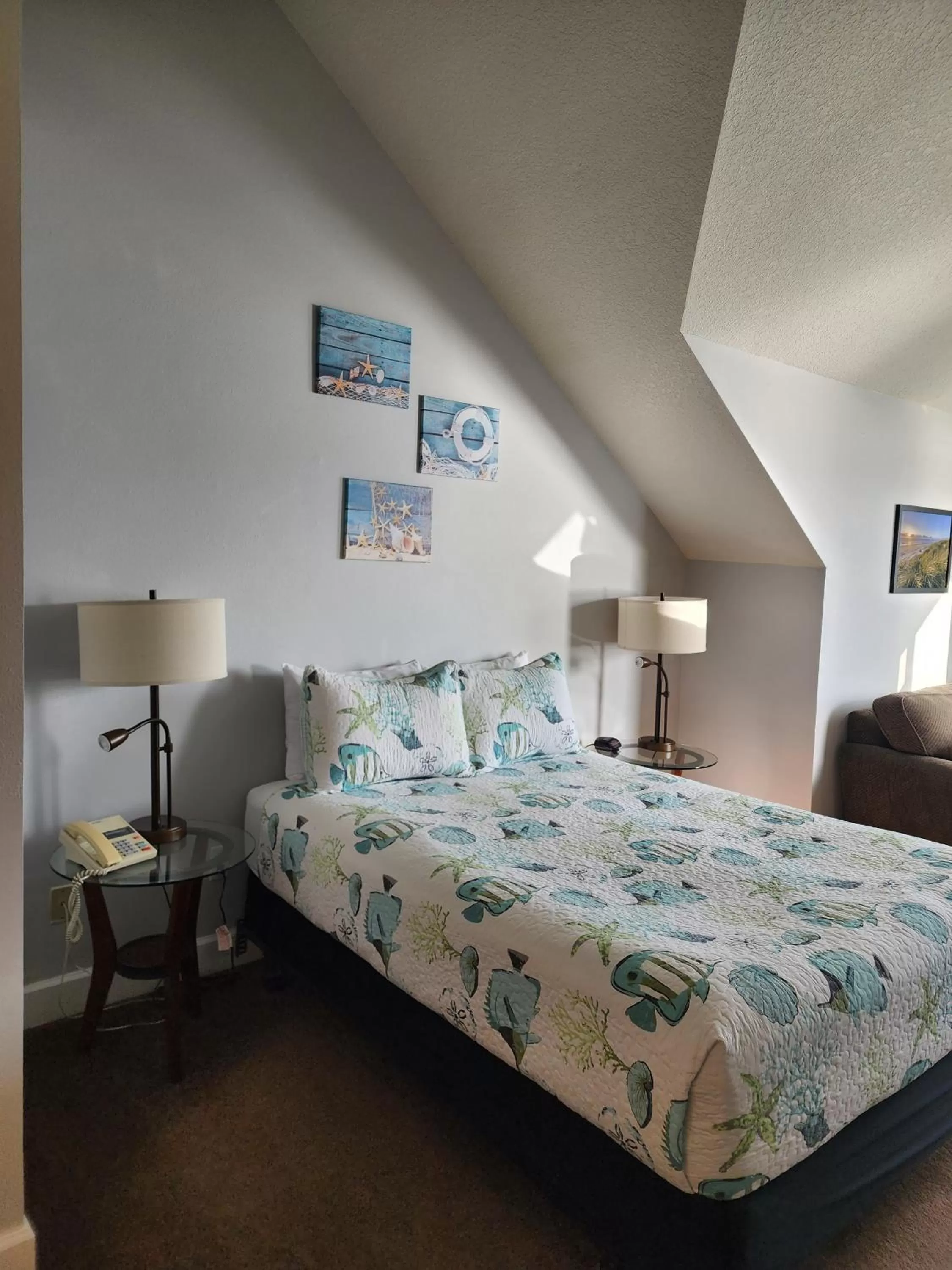 Bed in Inn at Arch Rock