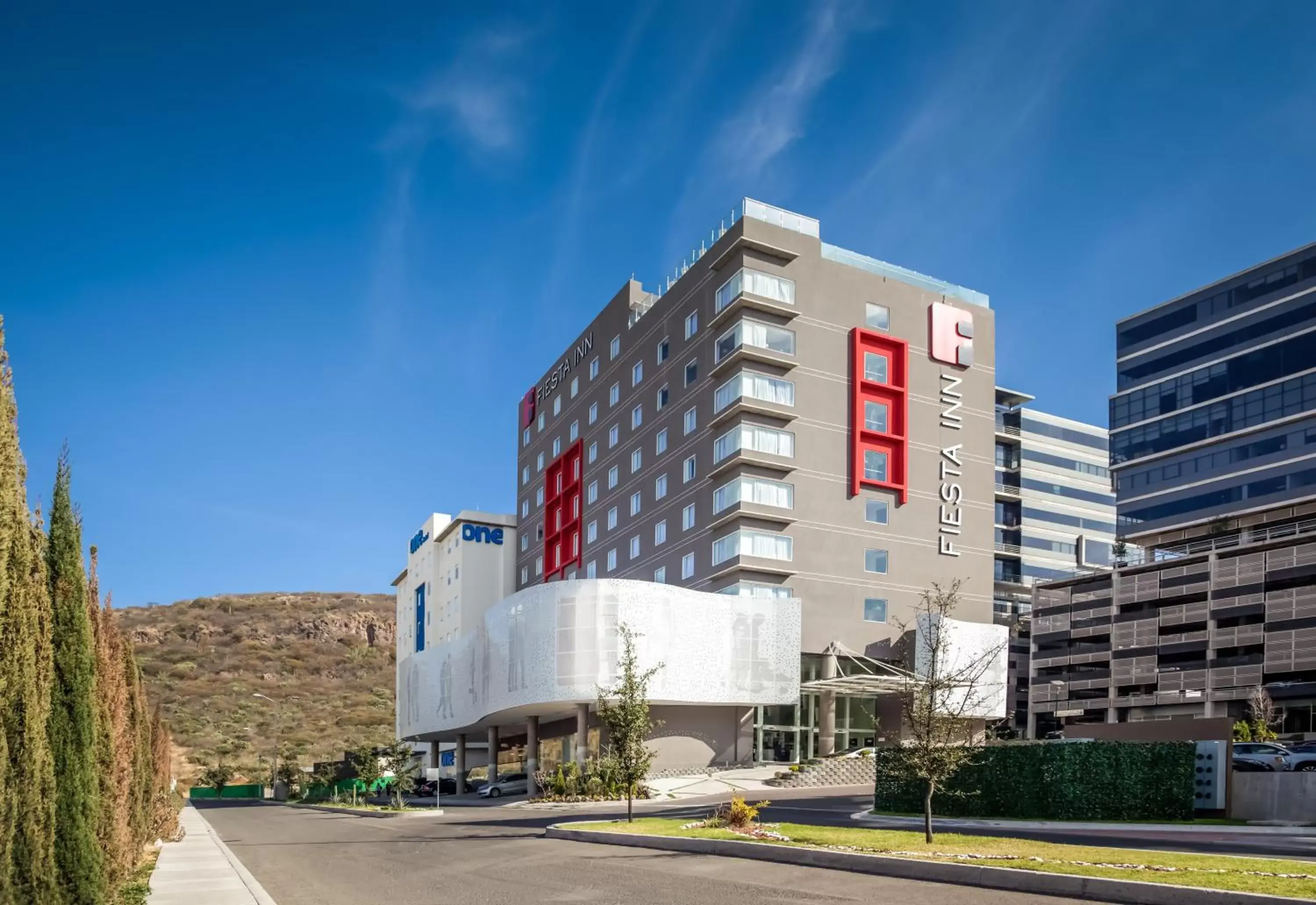 Property building in Fiesta Inn Queretaro Centro Sur Property building in Fiesta Inn Queretaro Centro Sur