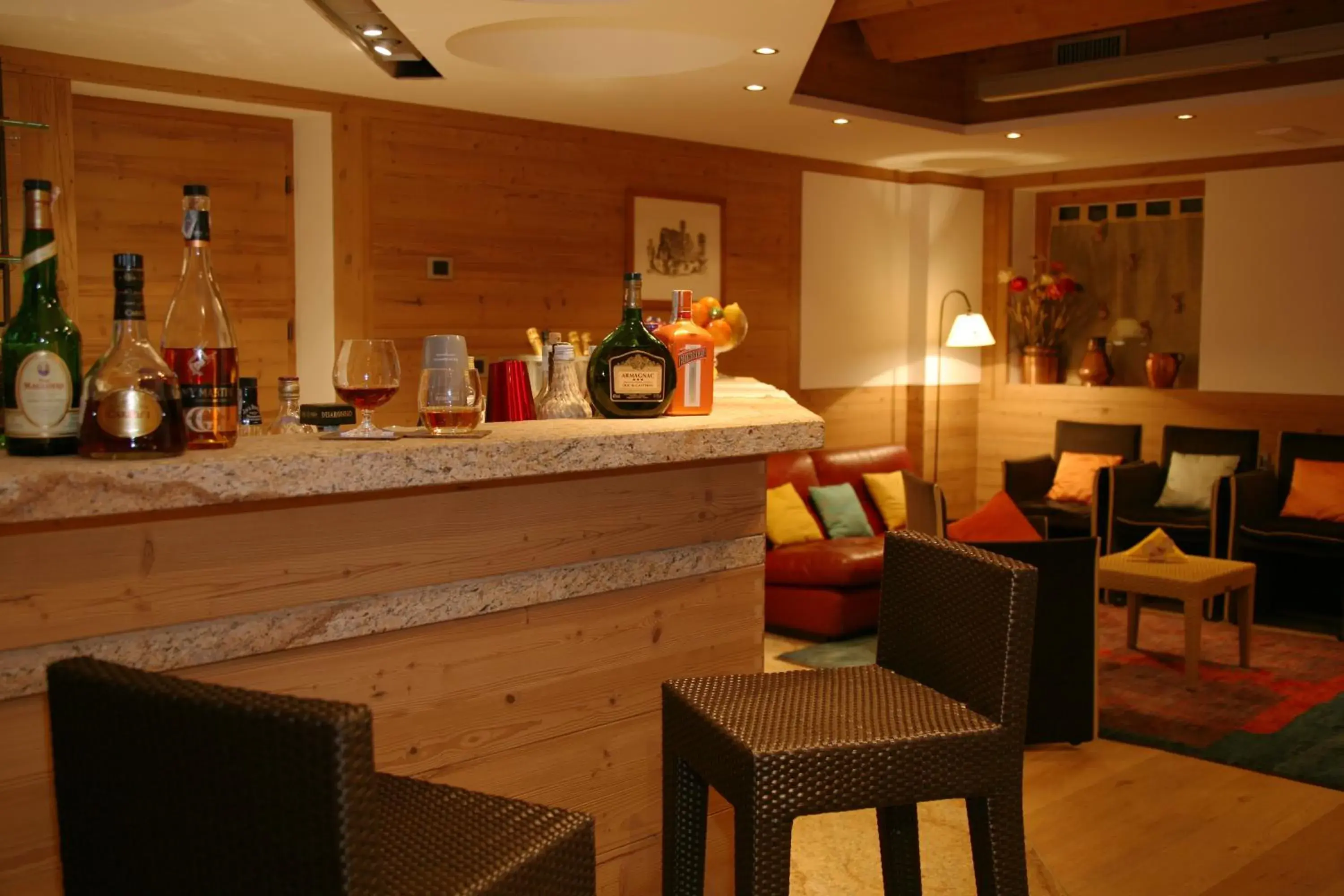 Lounge or bar in Hotel Pilier D'Angle & Wellness