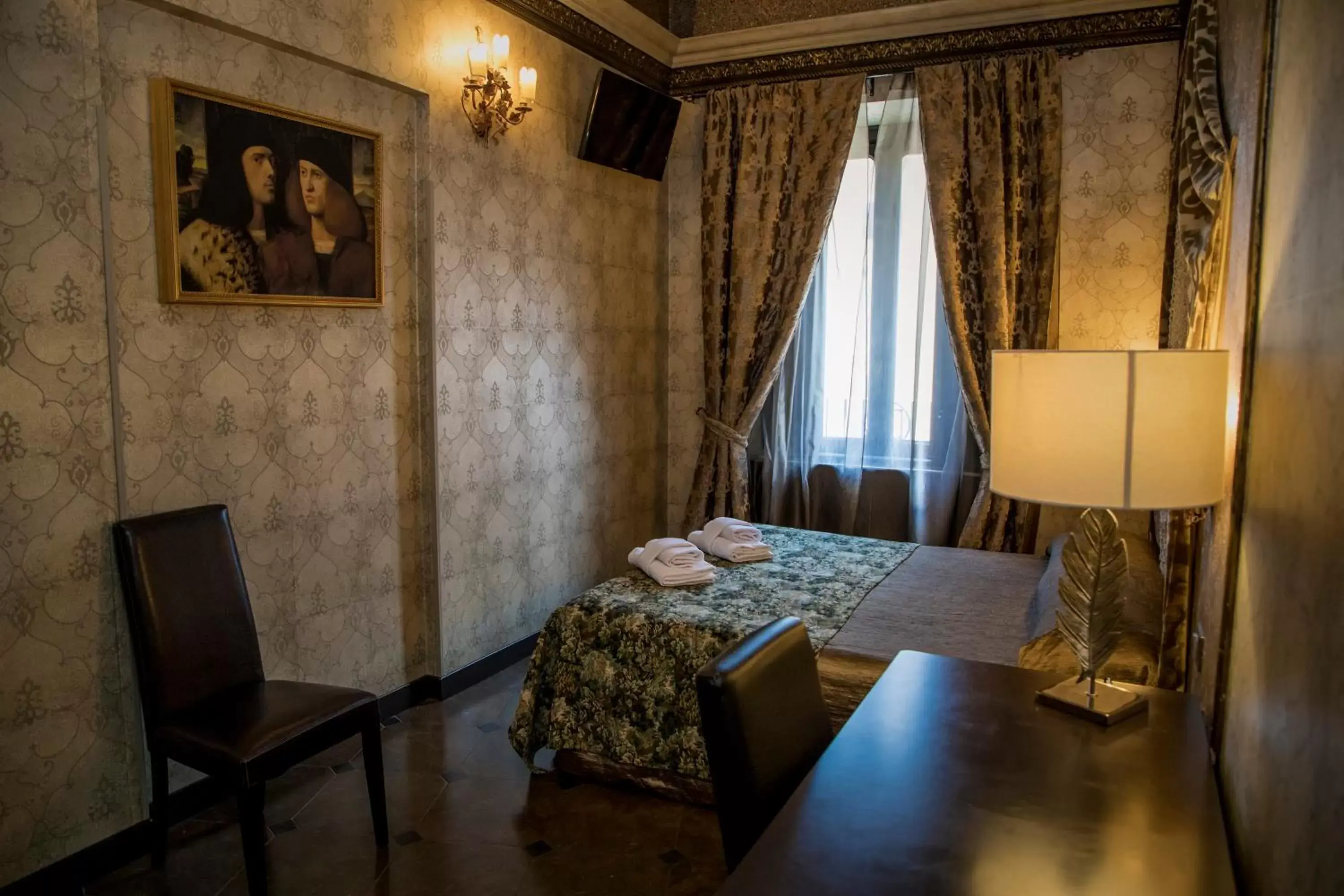 Bedroom, Bed in Antica Dimora Delle Cinque Lune