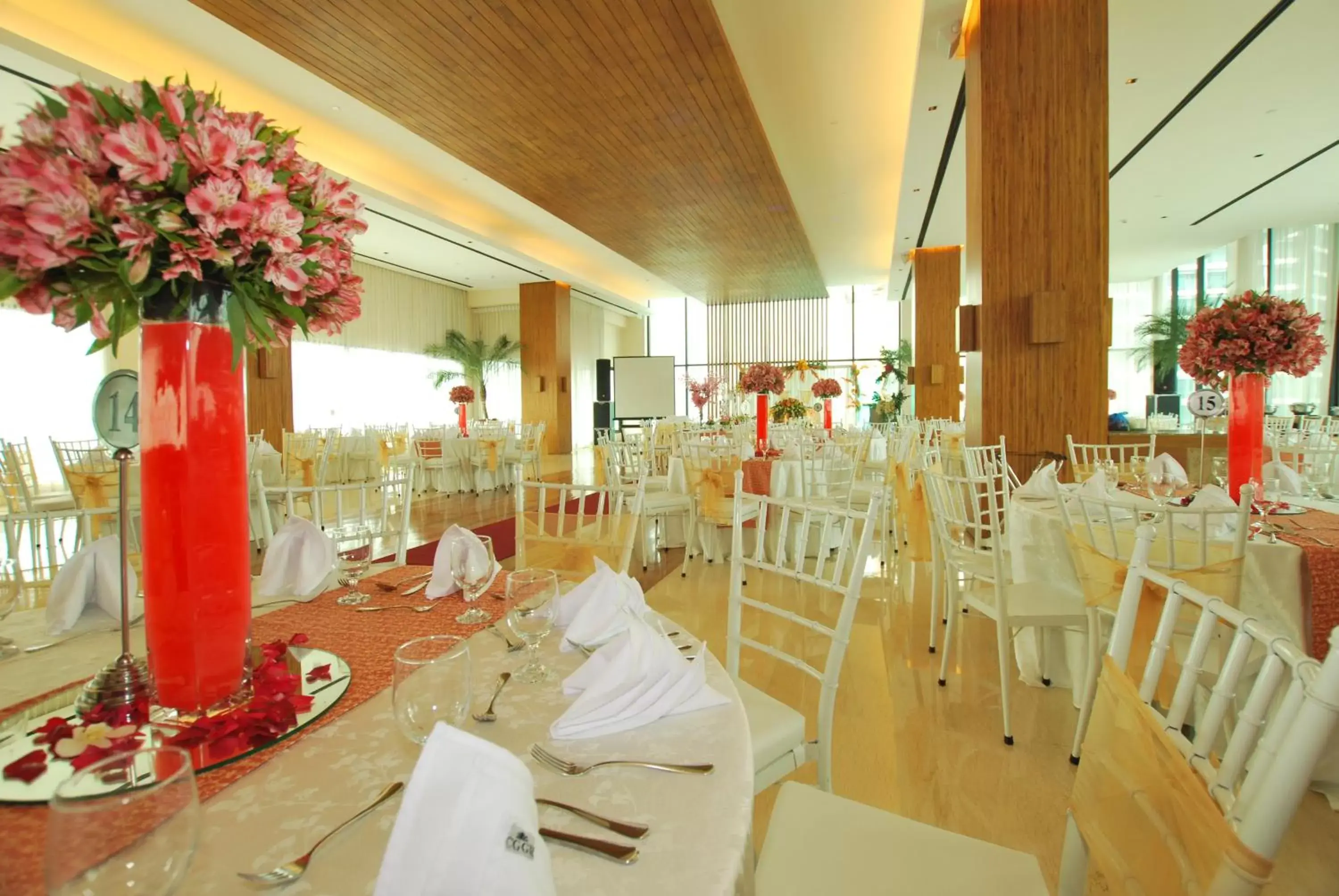 Banquet/Function facilities, Restaurant/Places to Eat in City Garden Grand Hotel