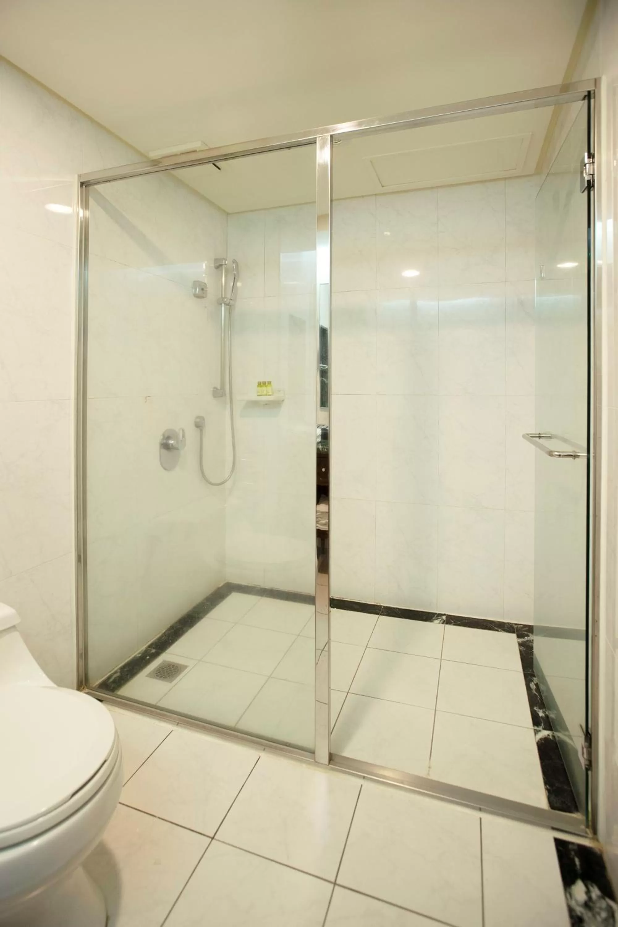 Bathroom in Hej Taipei Arena Hotel