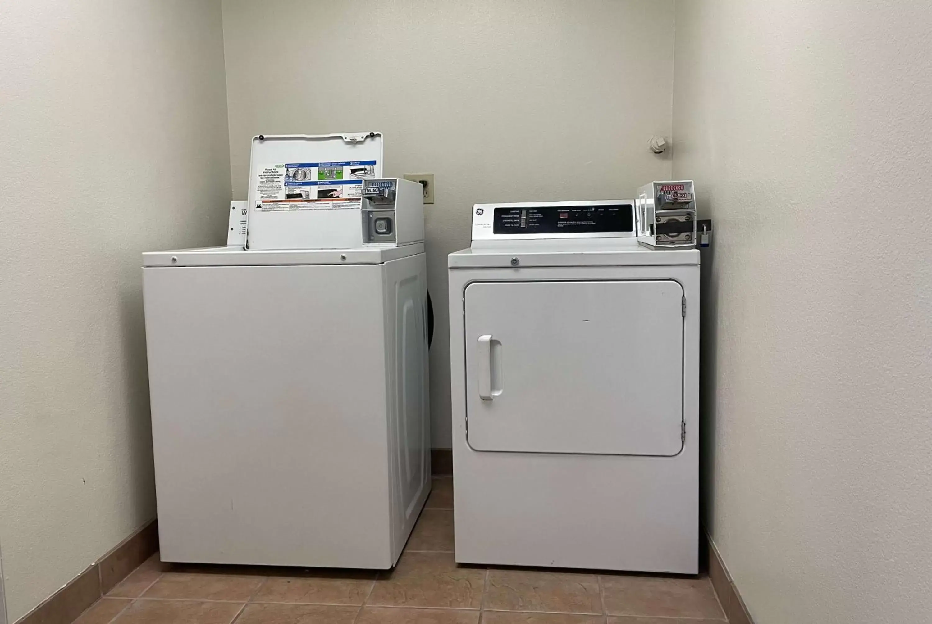 laundry, Kitchen/Kitchenette in Super 8 by Wyndham Amarillo Central TX