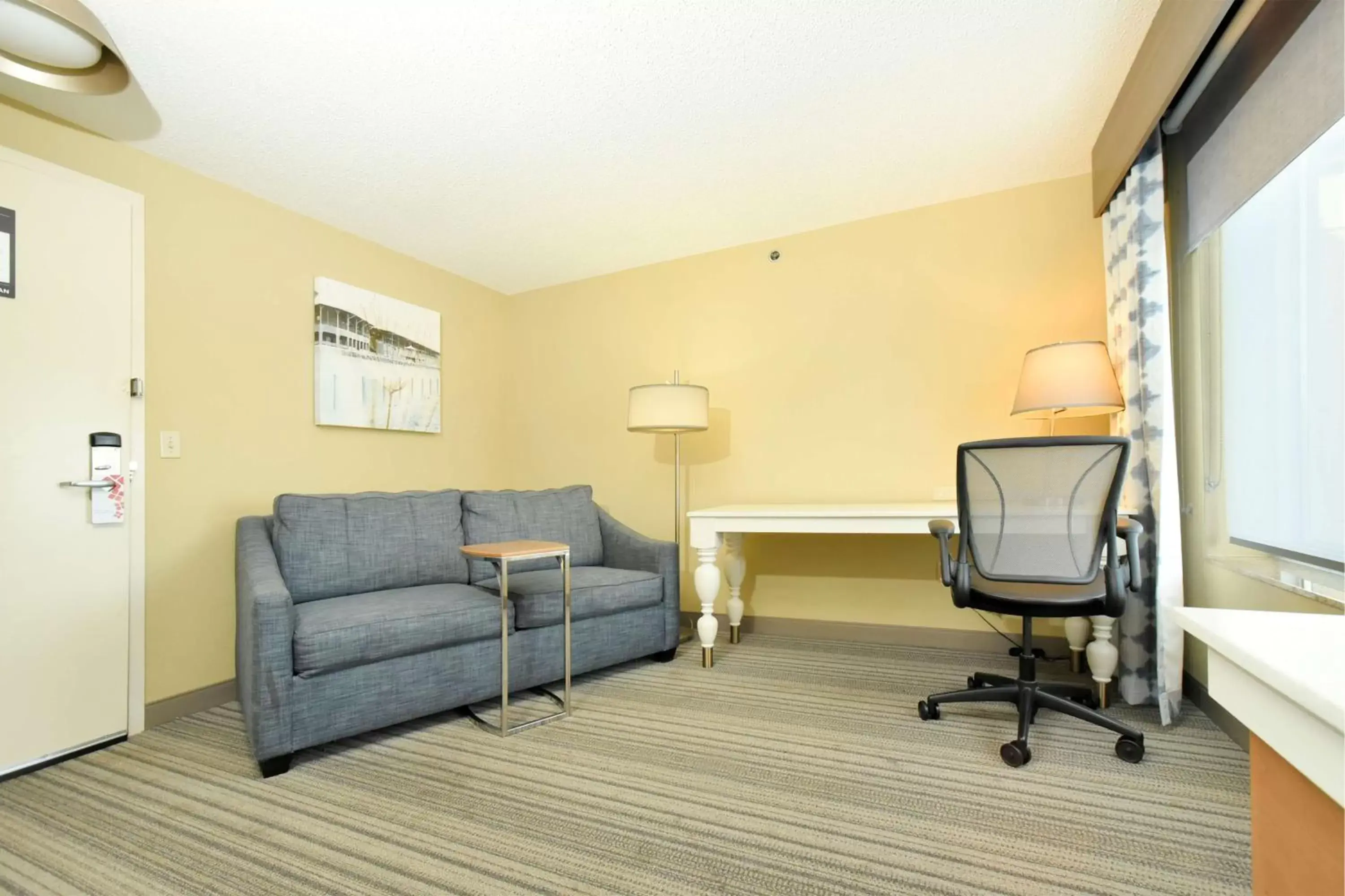 Bedroom, Seating Area in Hilton Garden Inn Saratoga Springs