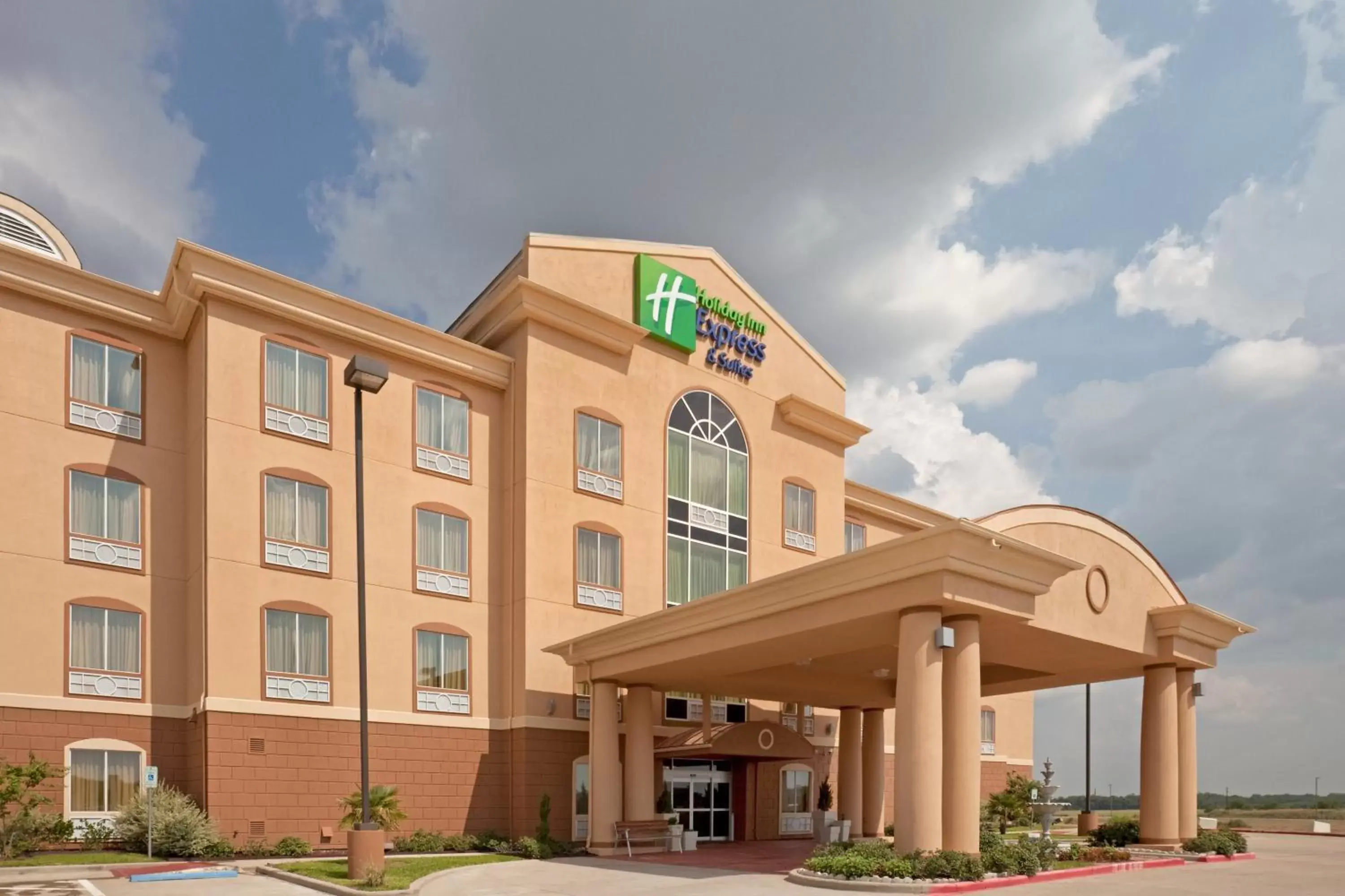 Property Building in Holiday Inn Express Hotel & Suites Terrell, an IHG Hotel