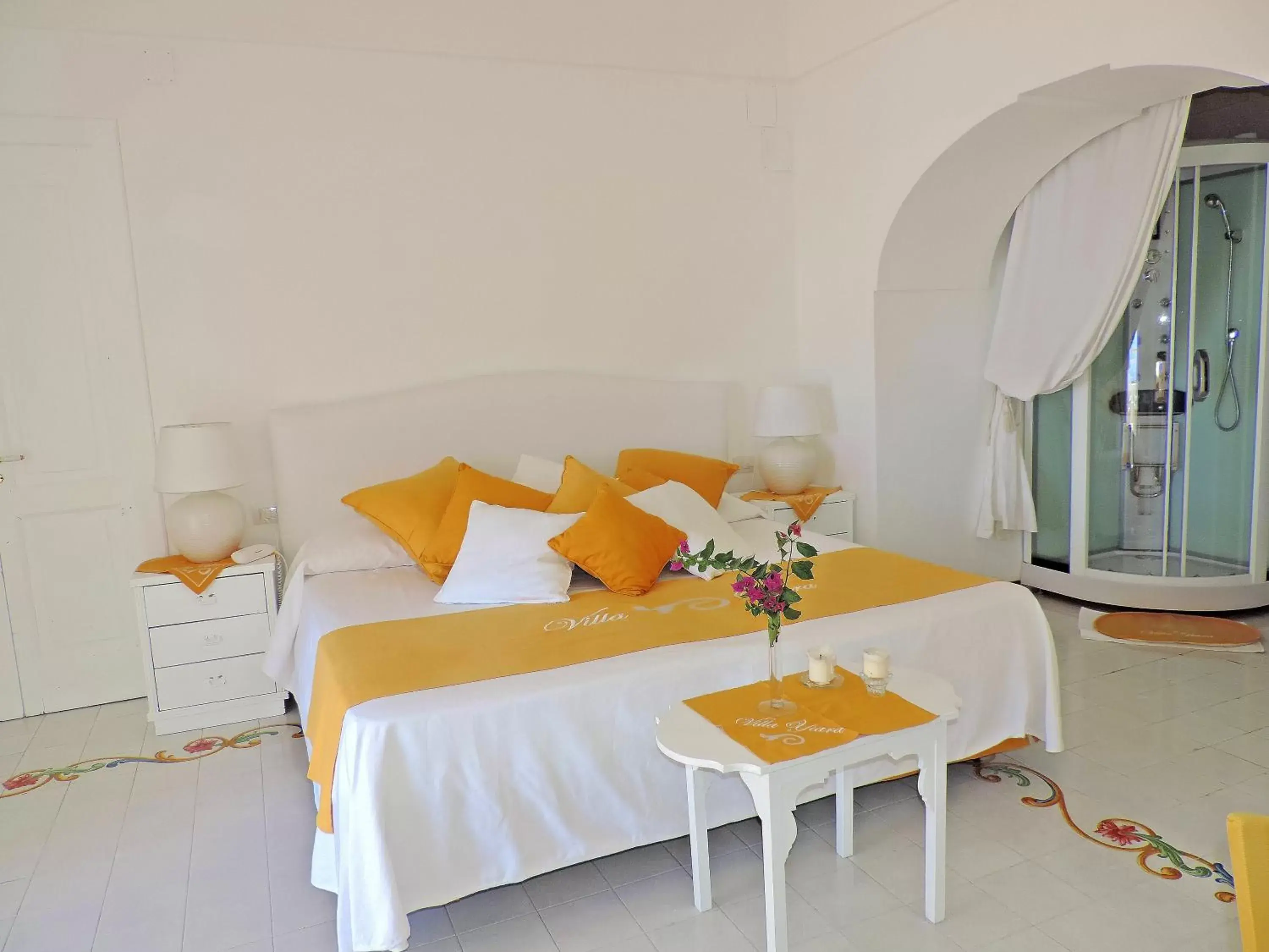 Photo of the whole room, Bed in Villa Yiara