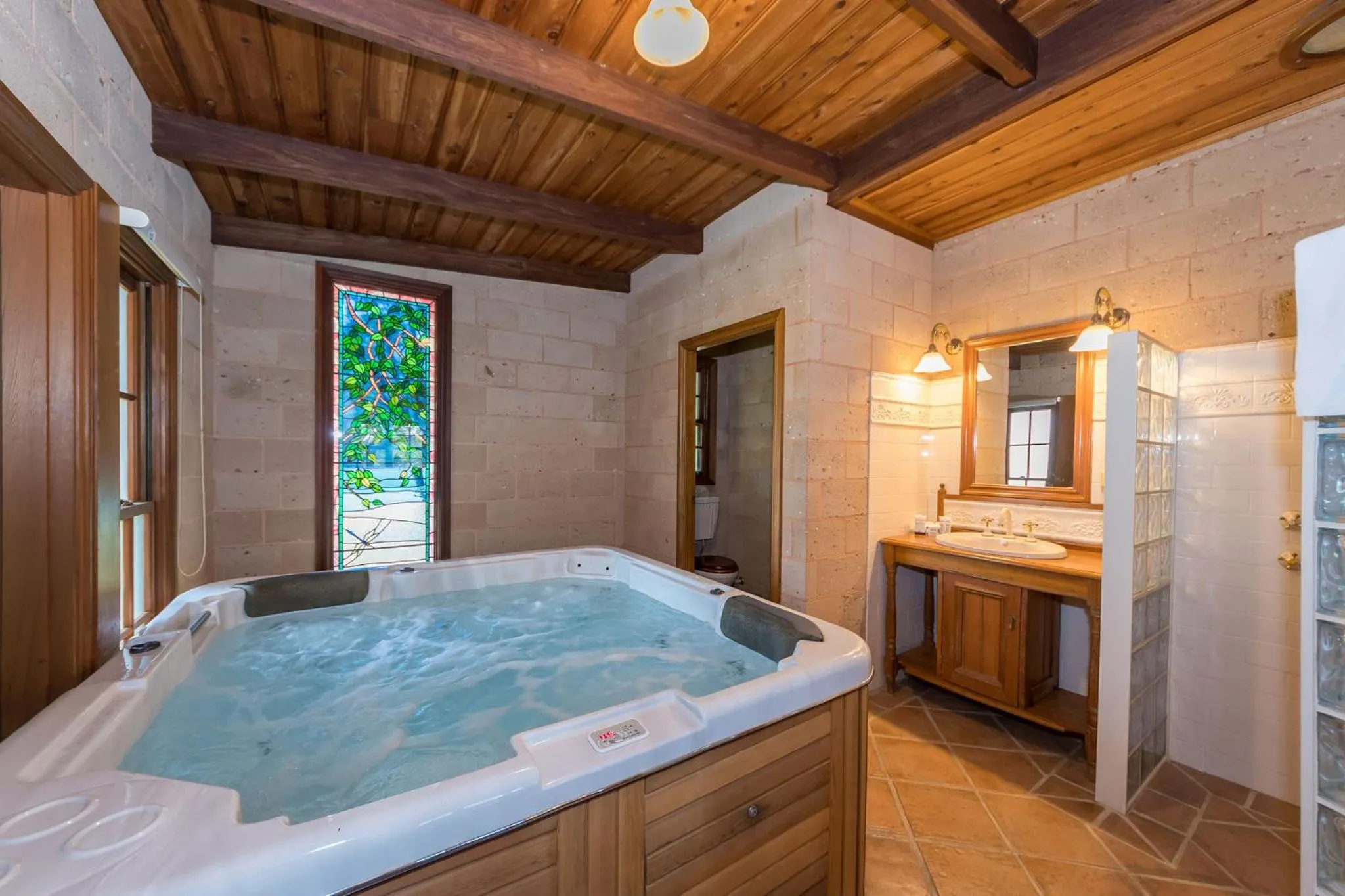 Bathroom in Clarendon Forest Retreat