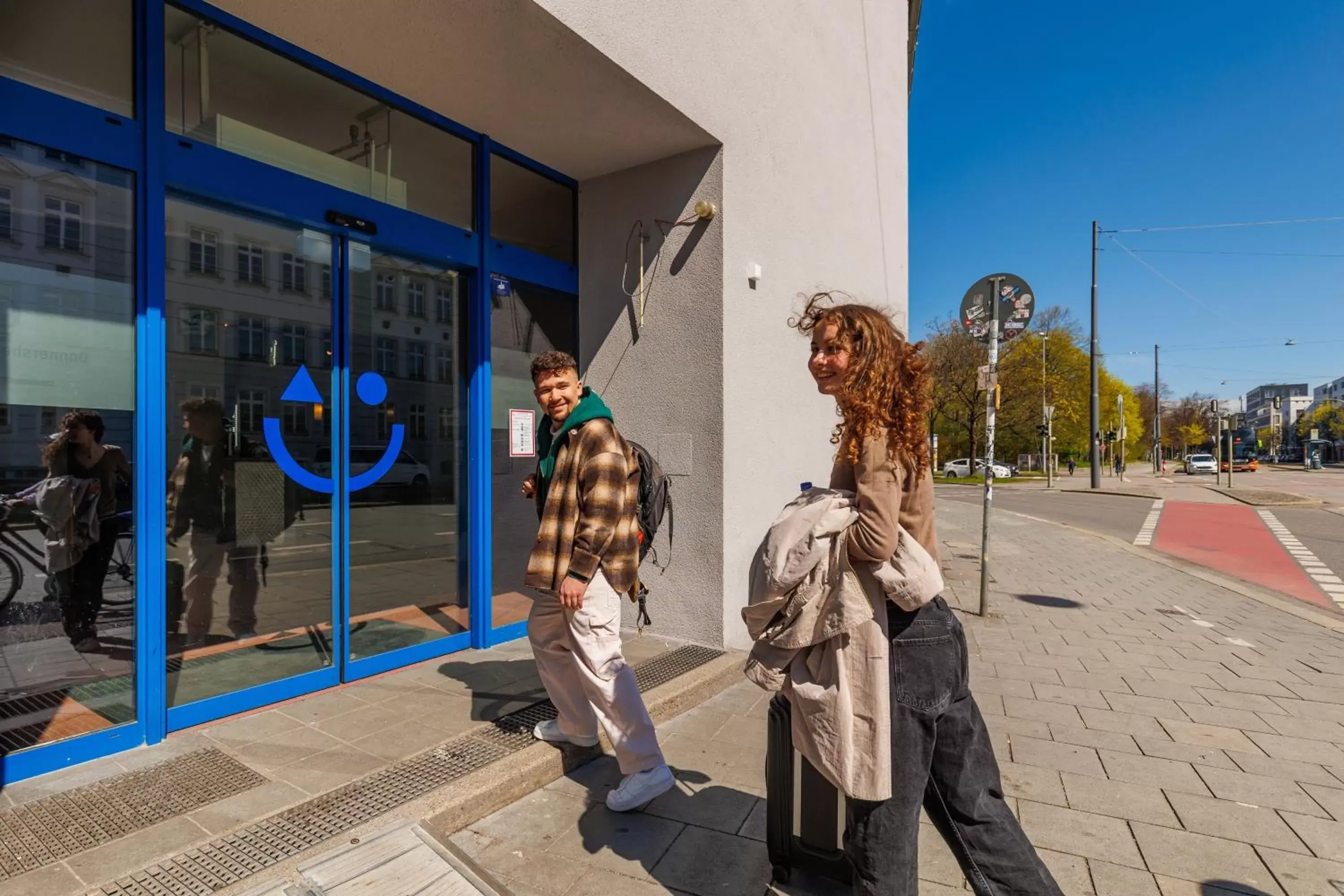 Facade/entrance in a&o München Hackerbrücke Facade/entrance in a&o München Hackerbrücke