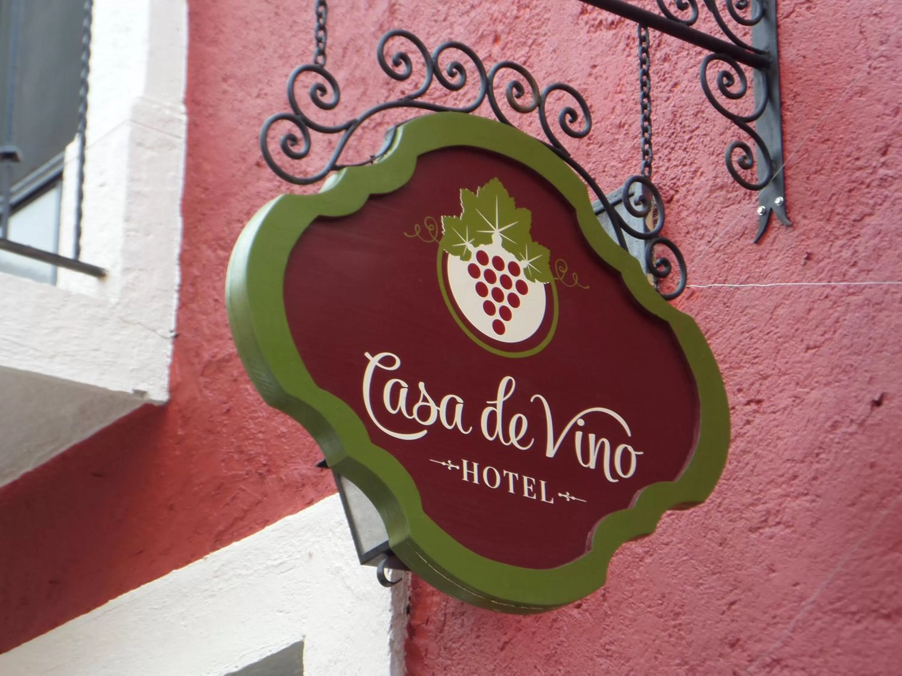 Facade/entrance in Hotel Casa de Vino