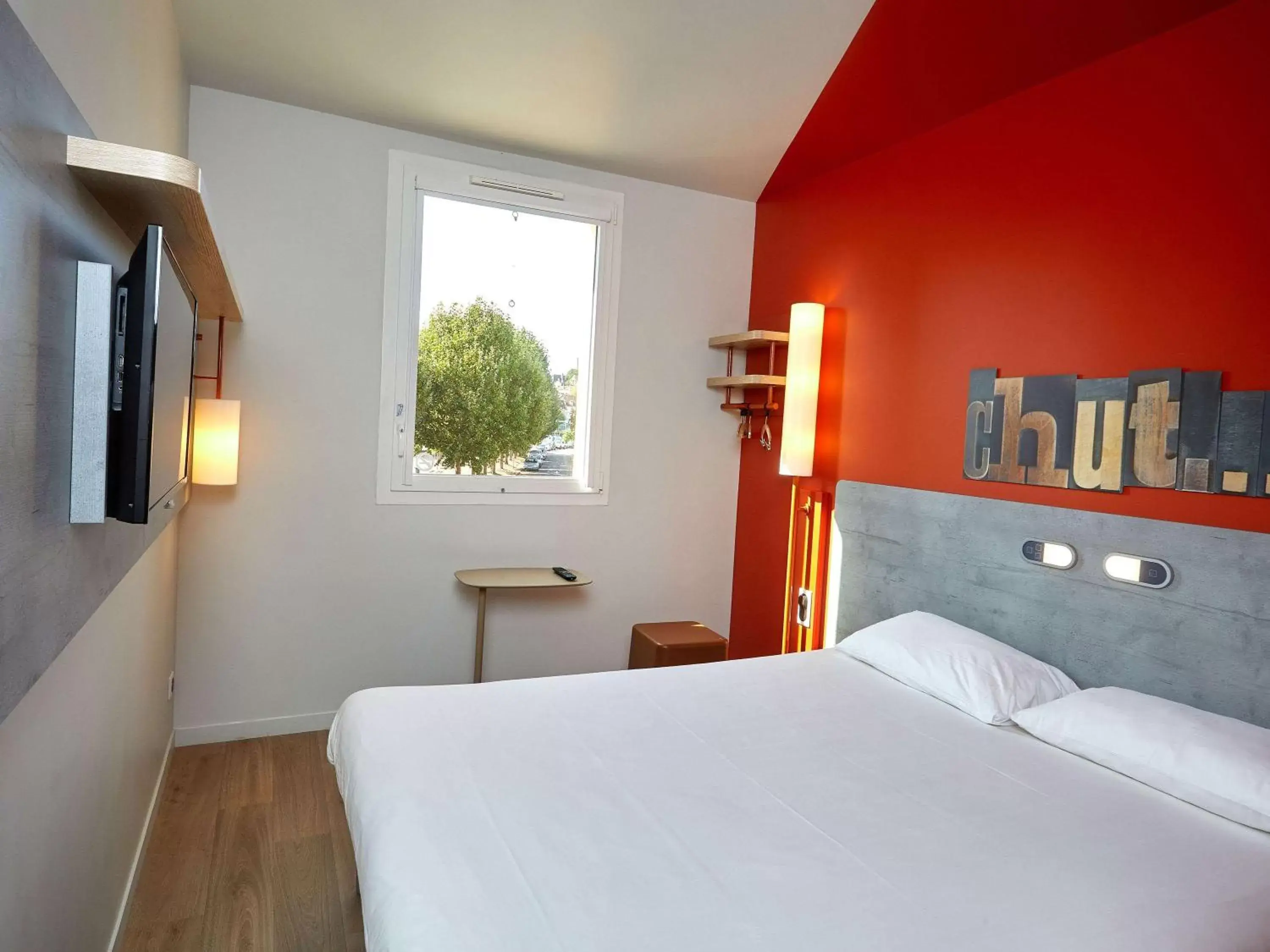Photo of the whole room in ibis budget Auxerre Centre