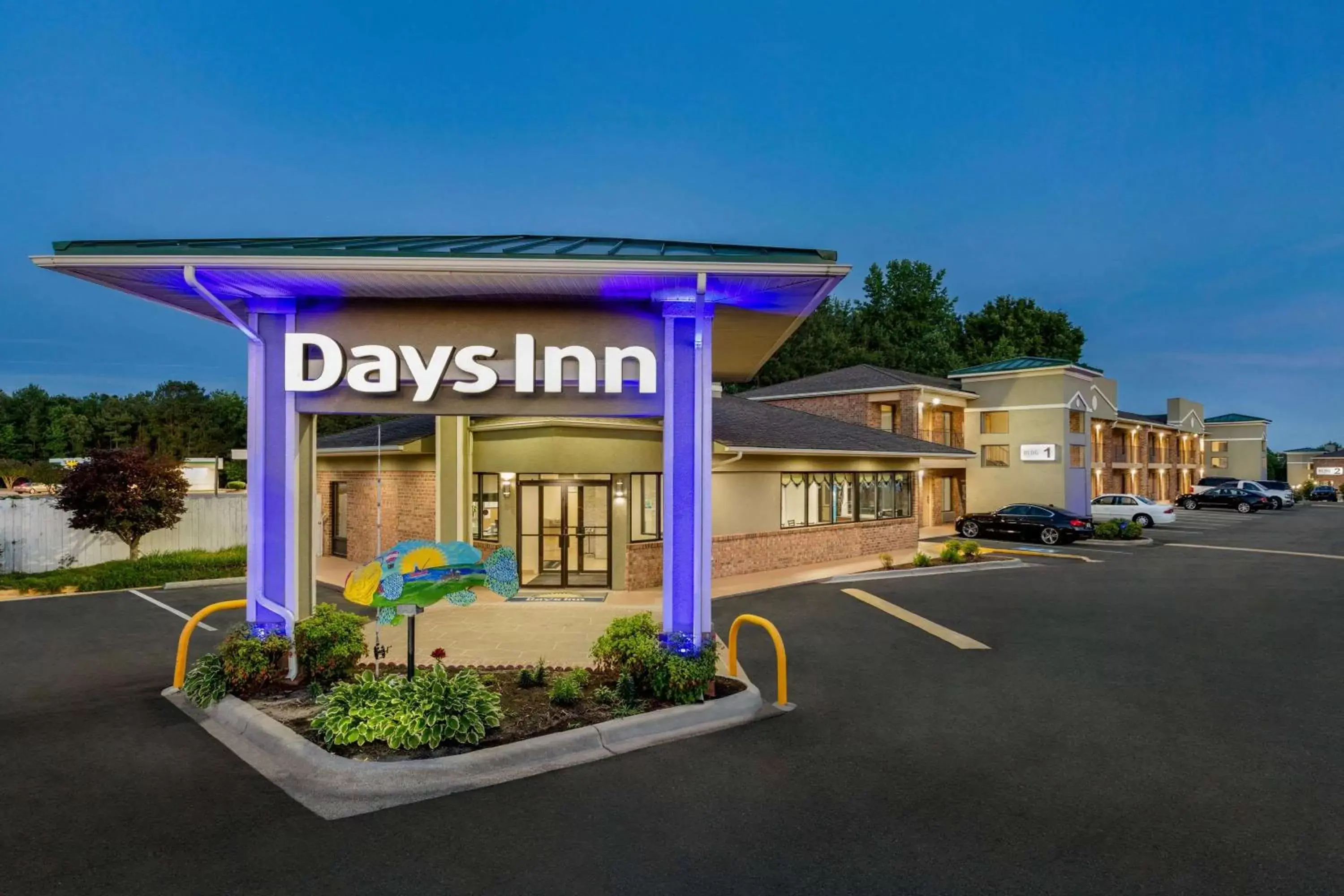 Property building in Days Inn by Wyndham Weldon Roanoke Rapids