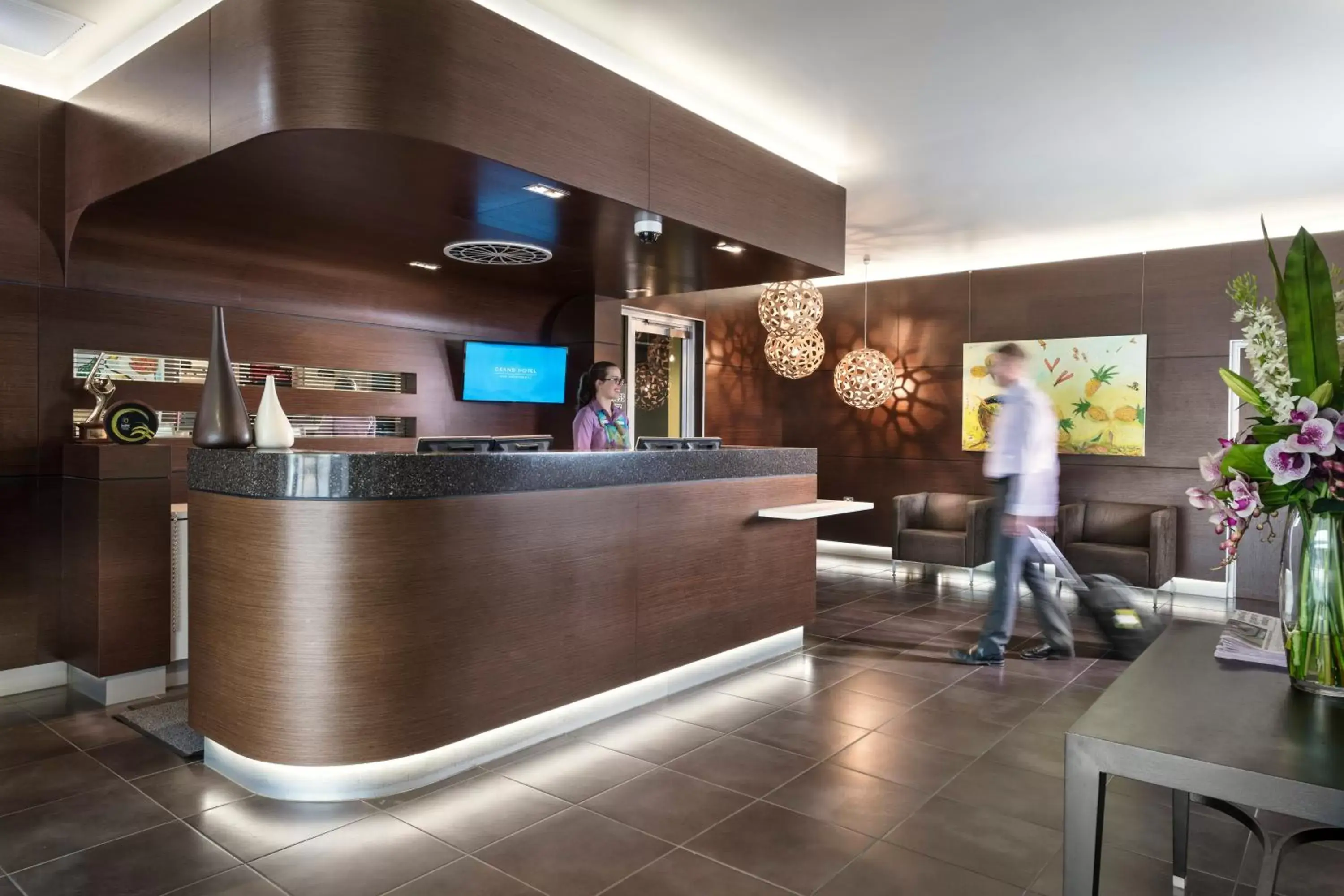 Facade/entrance, Lobby/Reception in Grand Hotel and Apartments Townsville