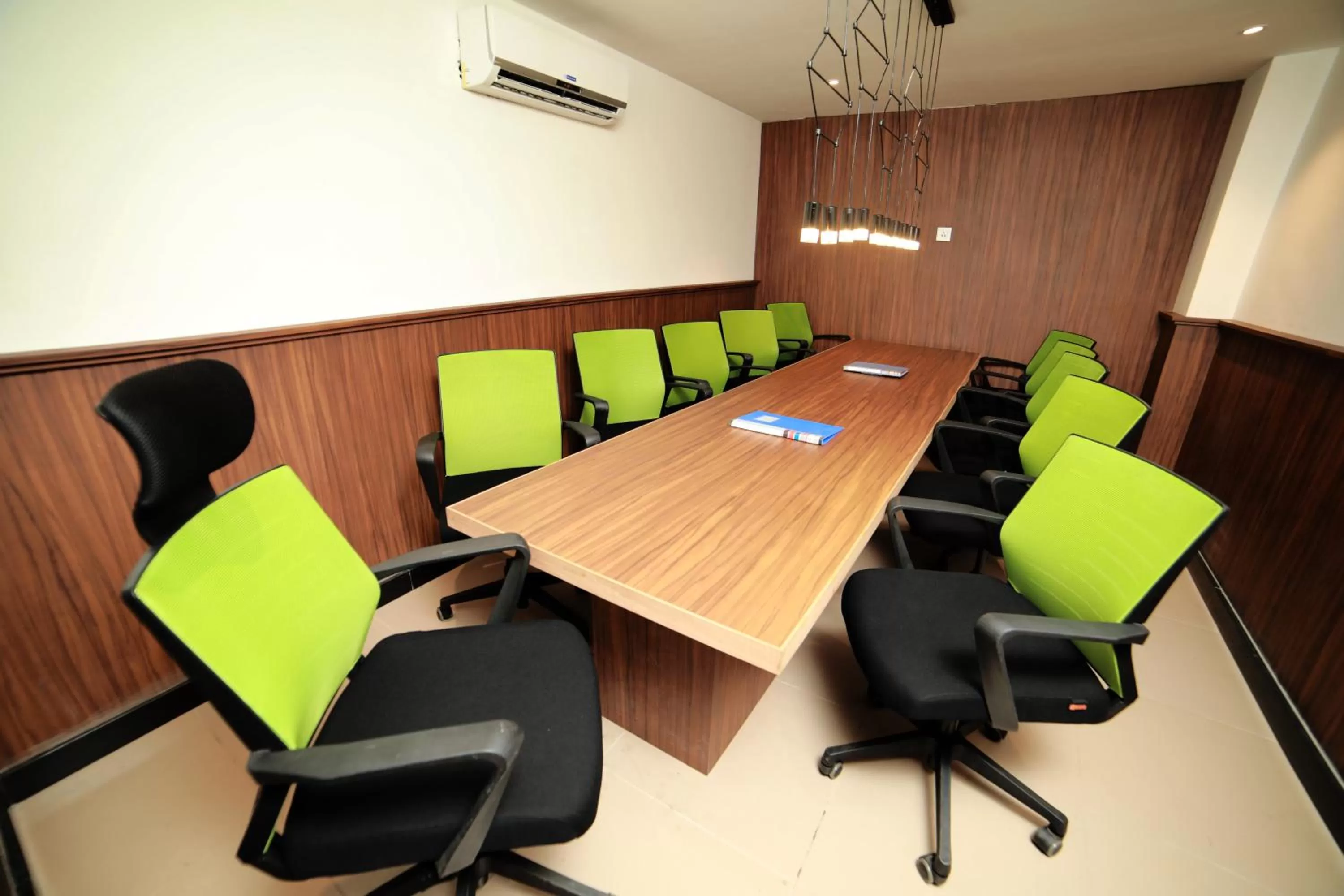 Banquet/Function facilities in YASH INTERNATIONAL