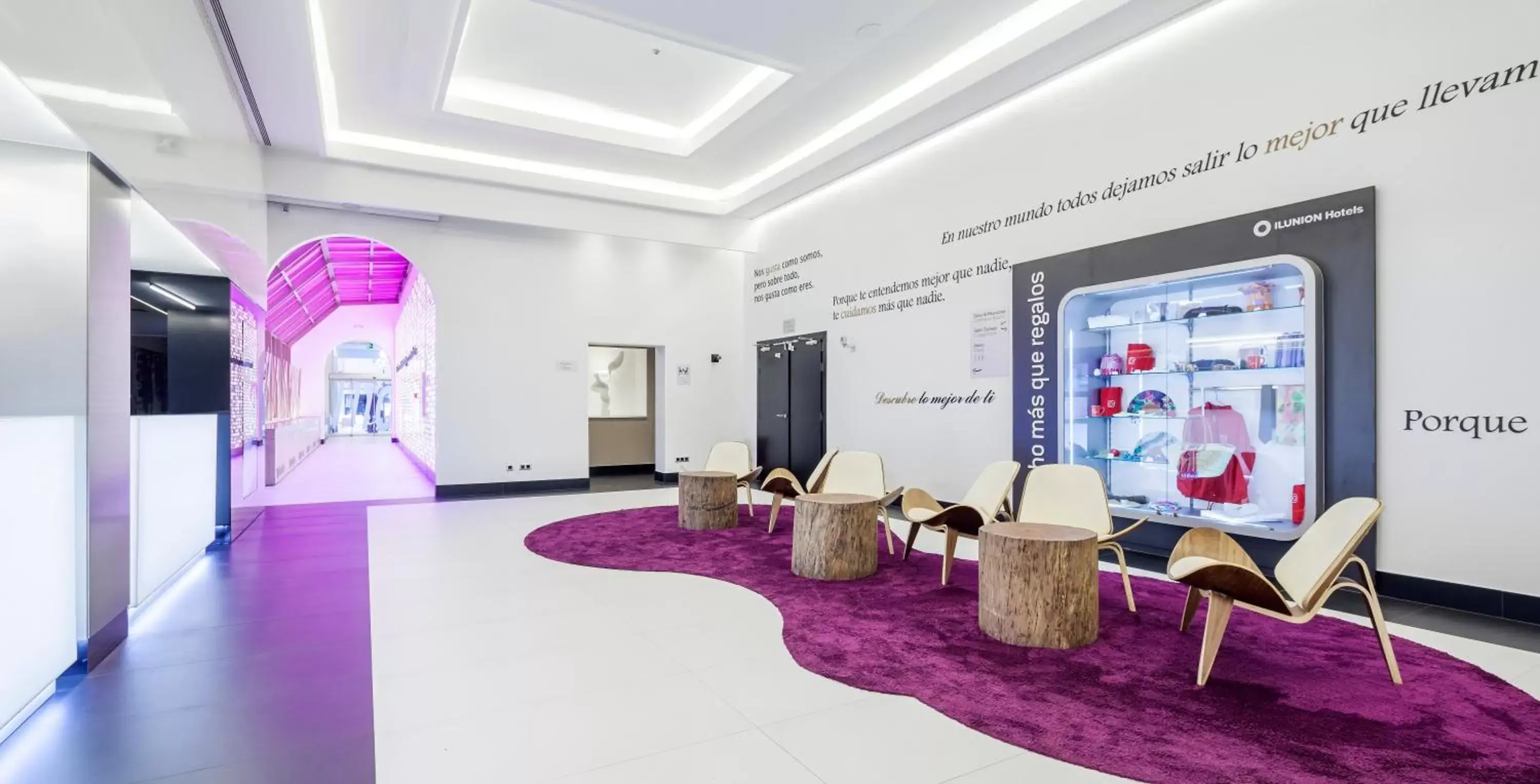 Lobby or reception in Ilunion Suites Madrid Lobby or reception in Ilunion Suites Madrid