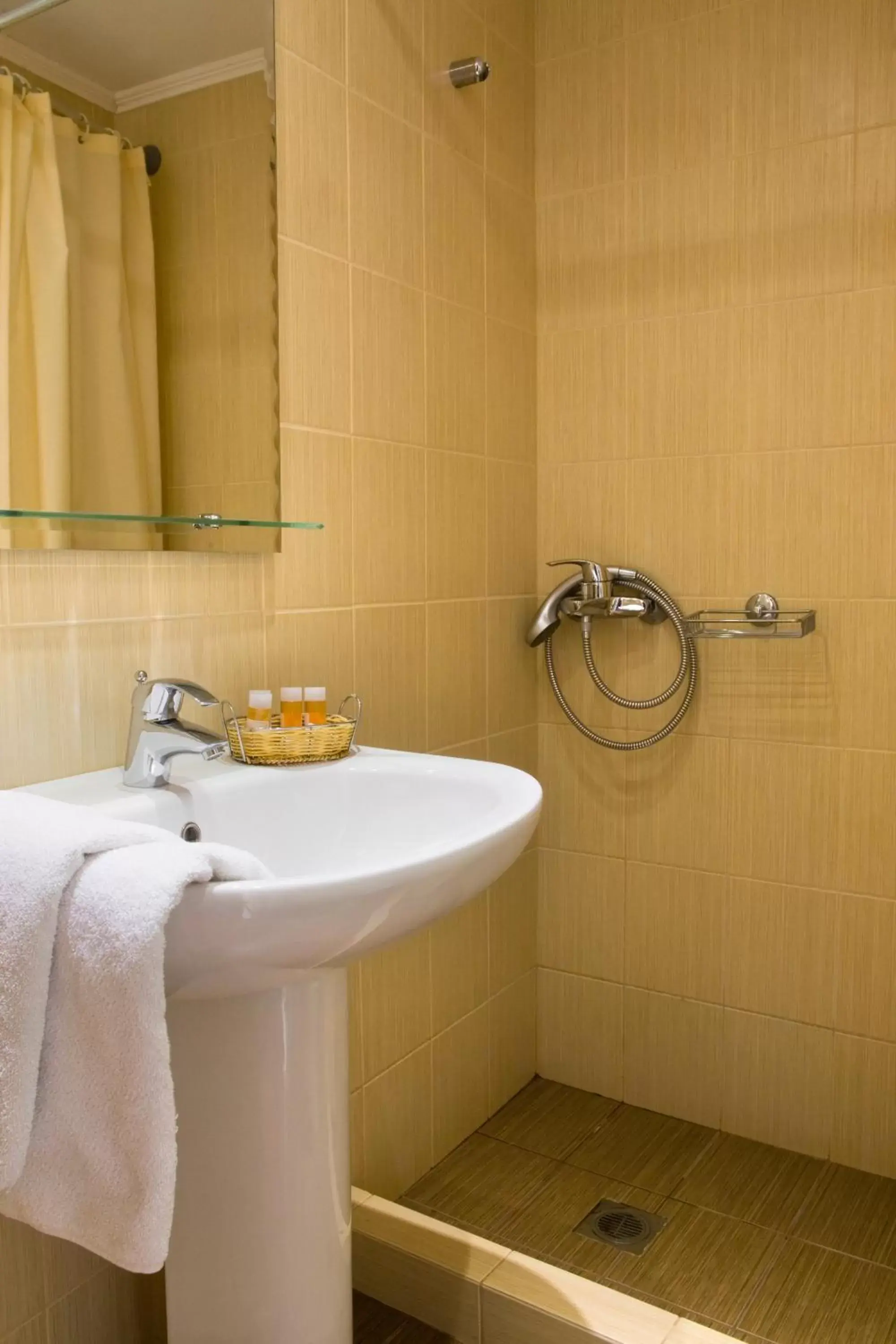 Bathroom in Arethusa Hotel
