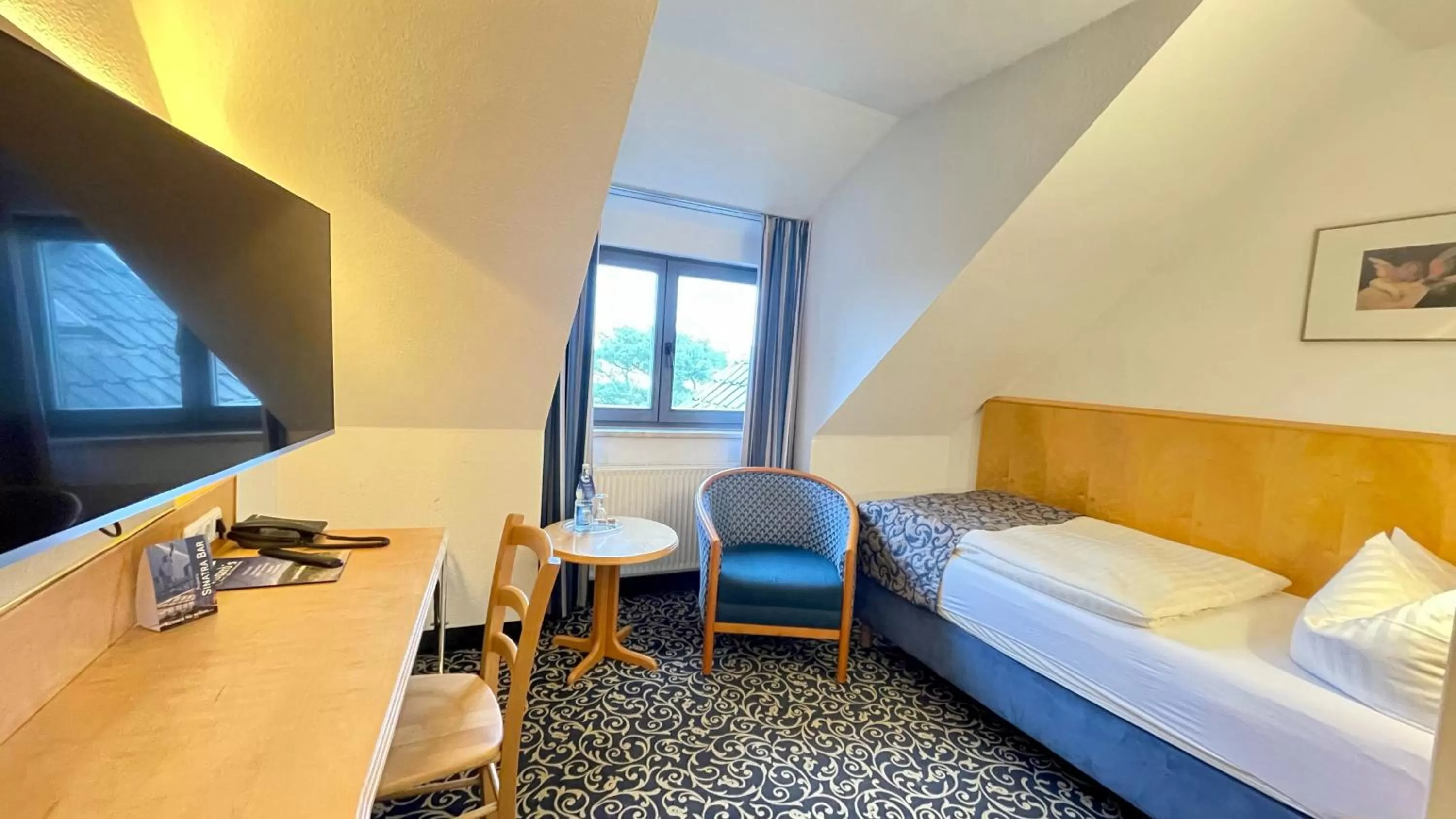 Photo of the whole room, Bed in Hotel Asgard