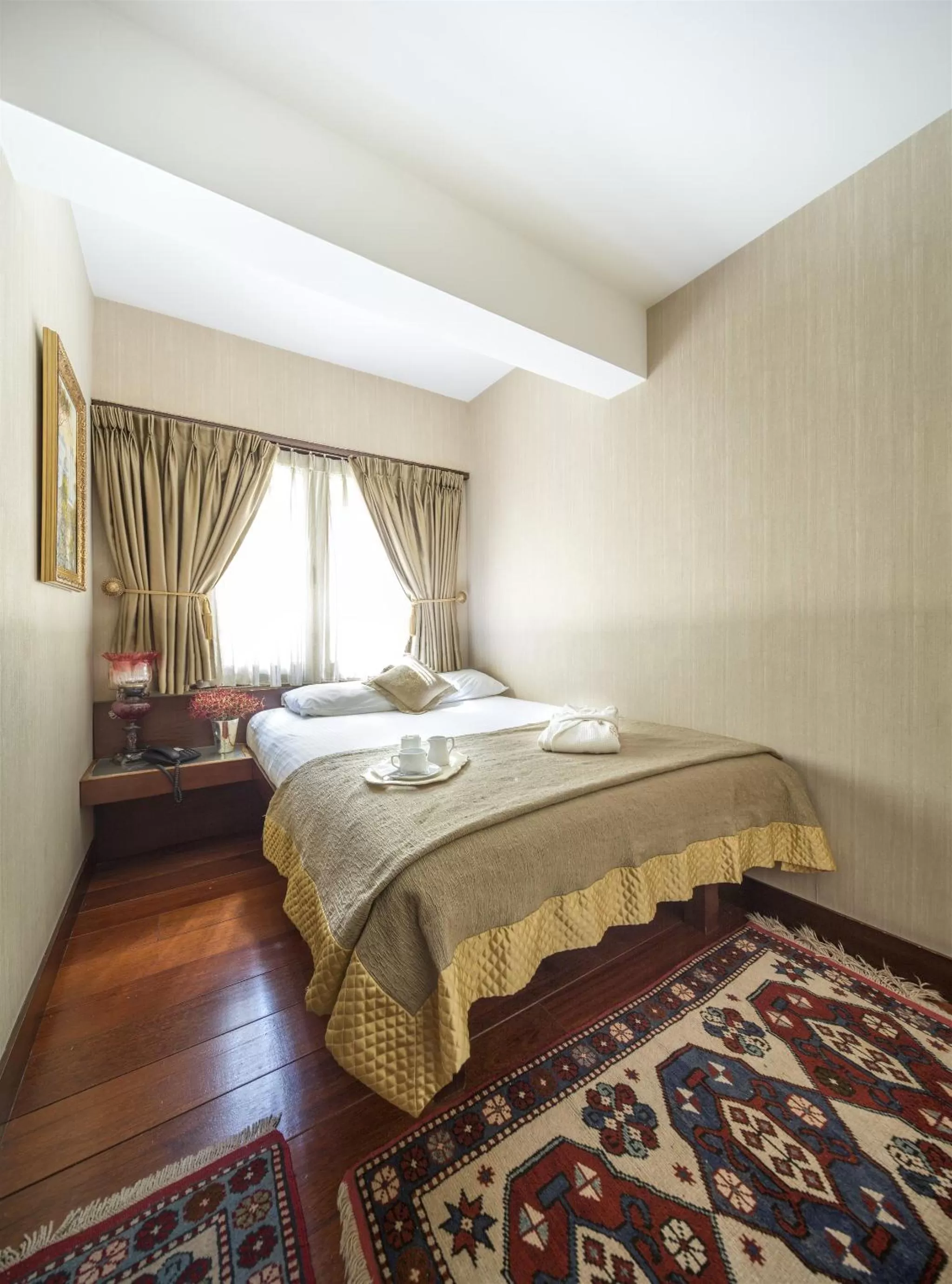 Photo of the whole room, Bed in Burckin Hotel