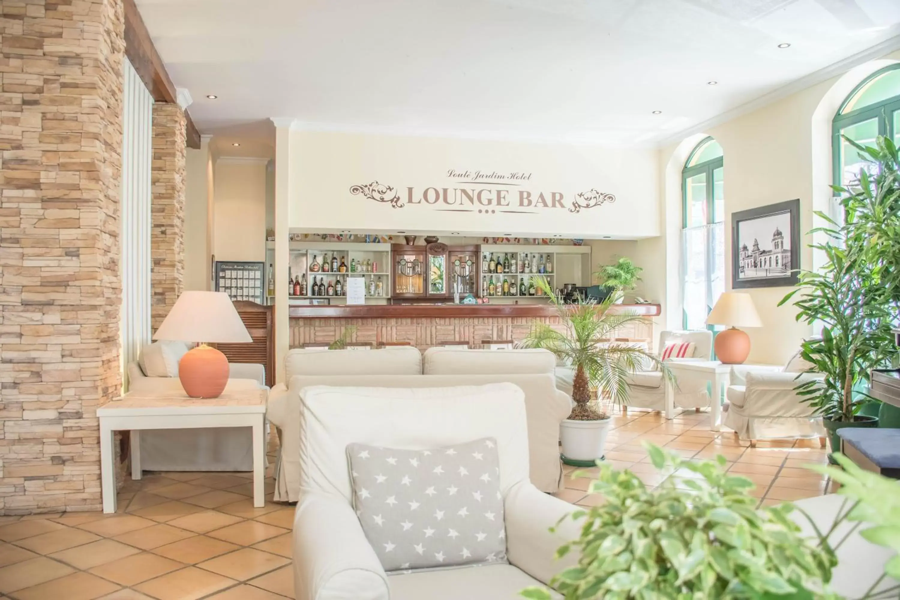 Lounge or bar in Loule Jardim Hotel
