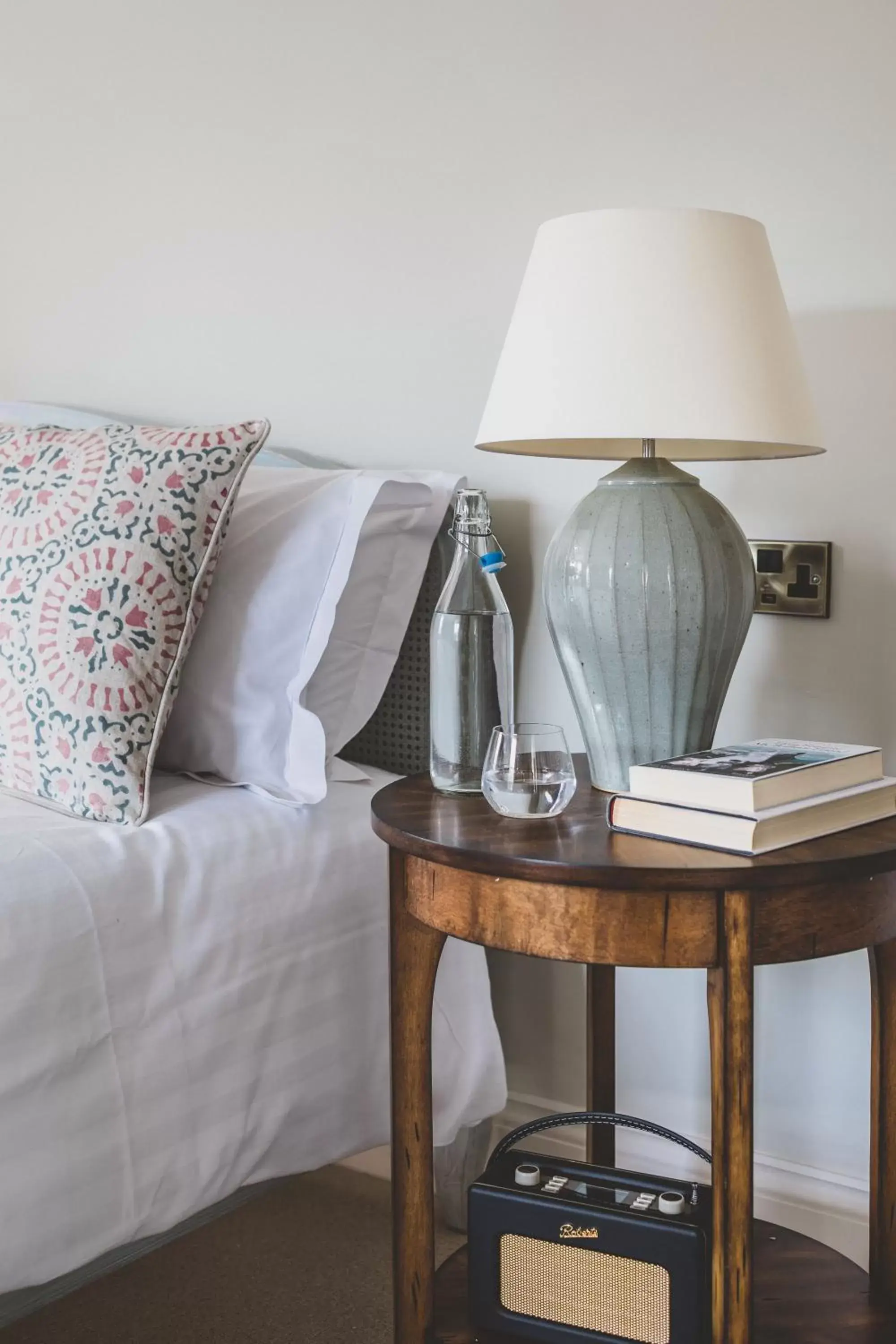 Bed, Seating Area in The Clive Arms