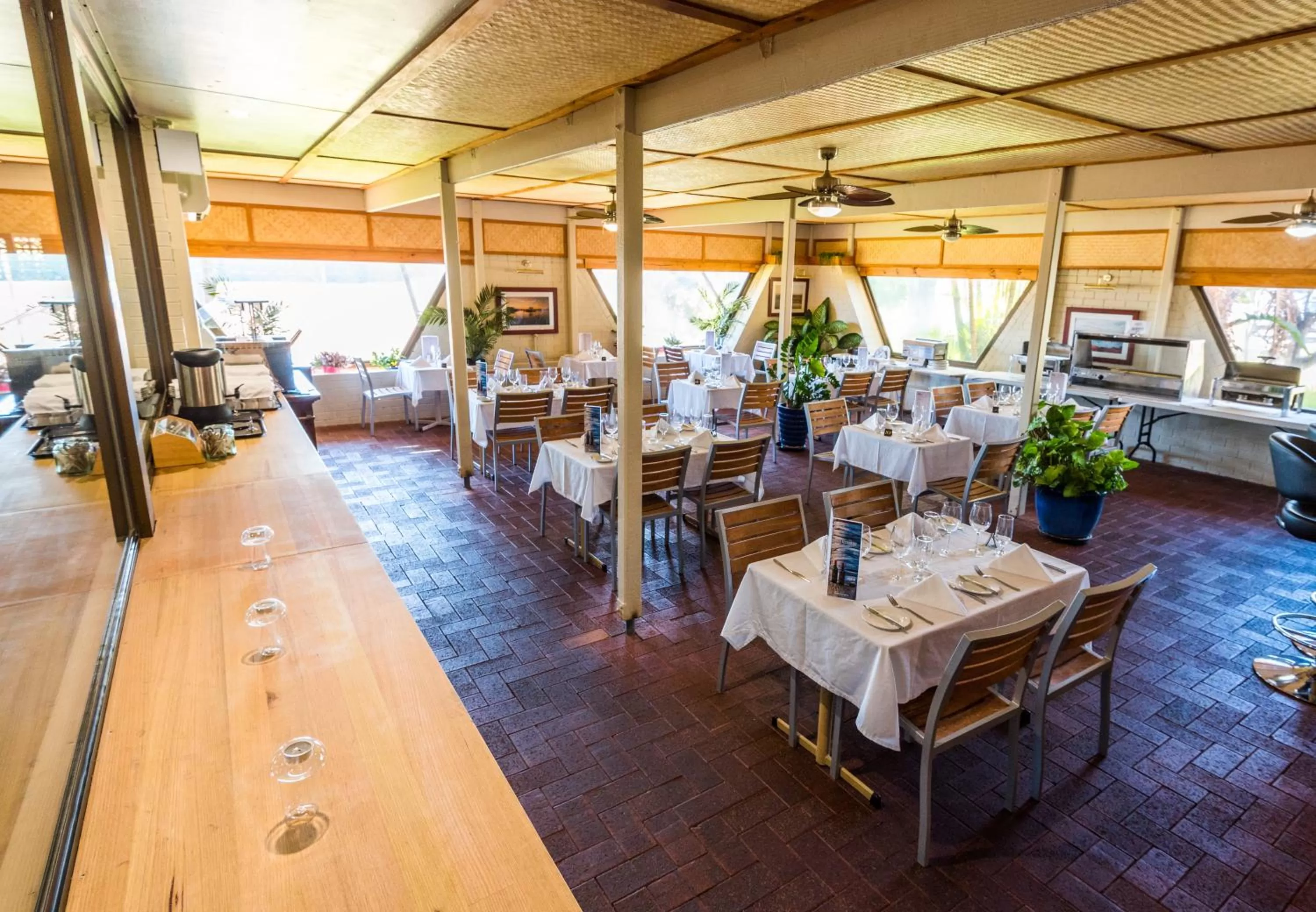 Restaurant/places to eat in Hospitality Carnarvon, SureStay Collection by Best Western