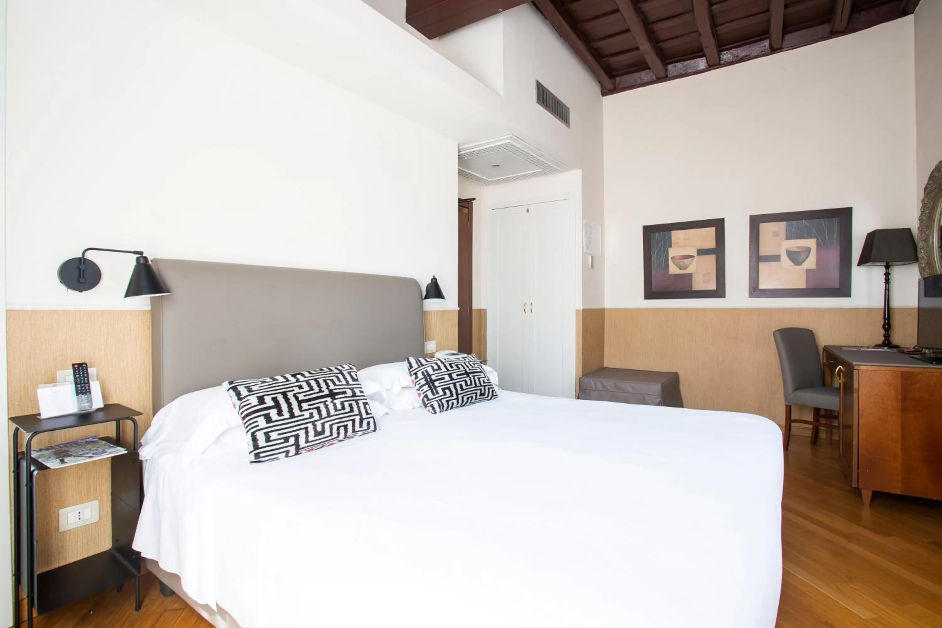 Bedroom in Hotel Adriano