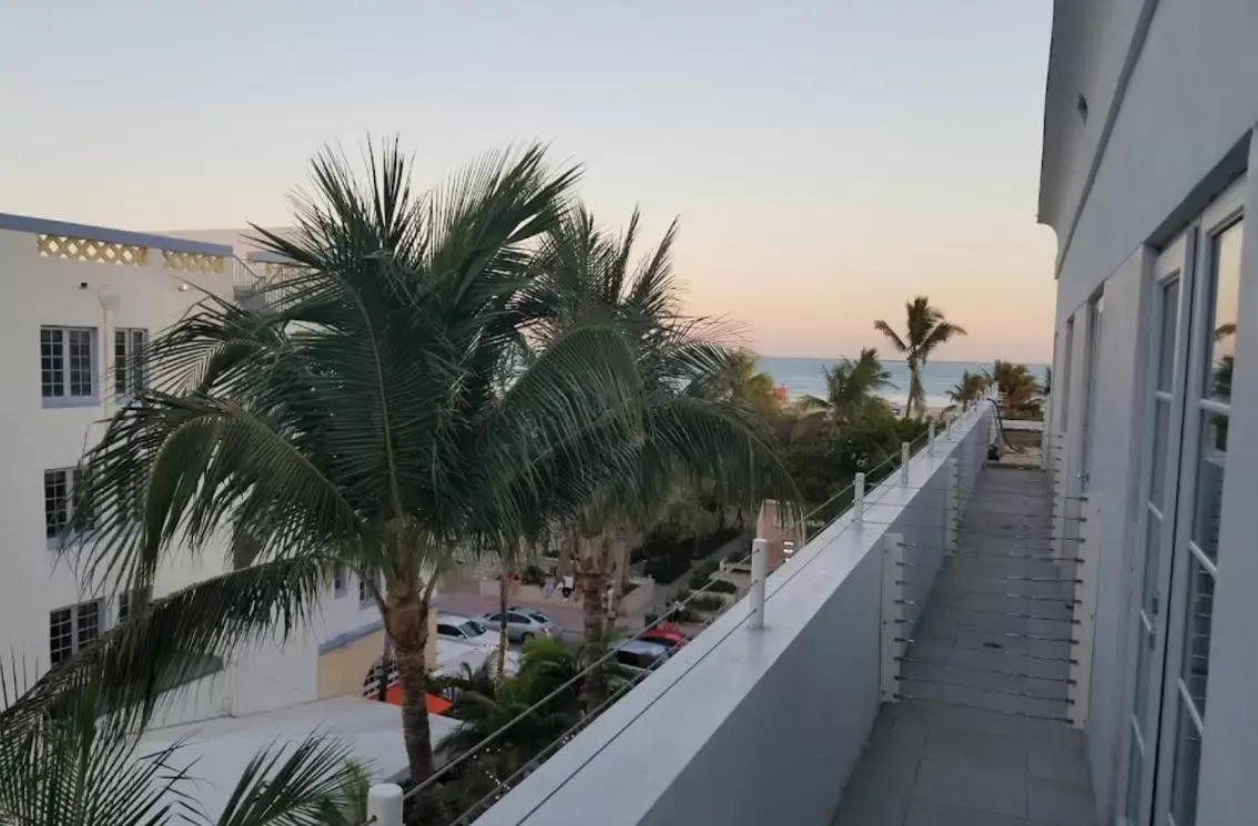 View (from property/room), Balcony/Terrace in Hotel Breakwater South Beach