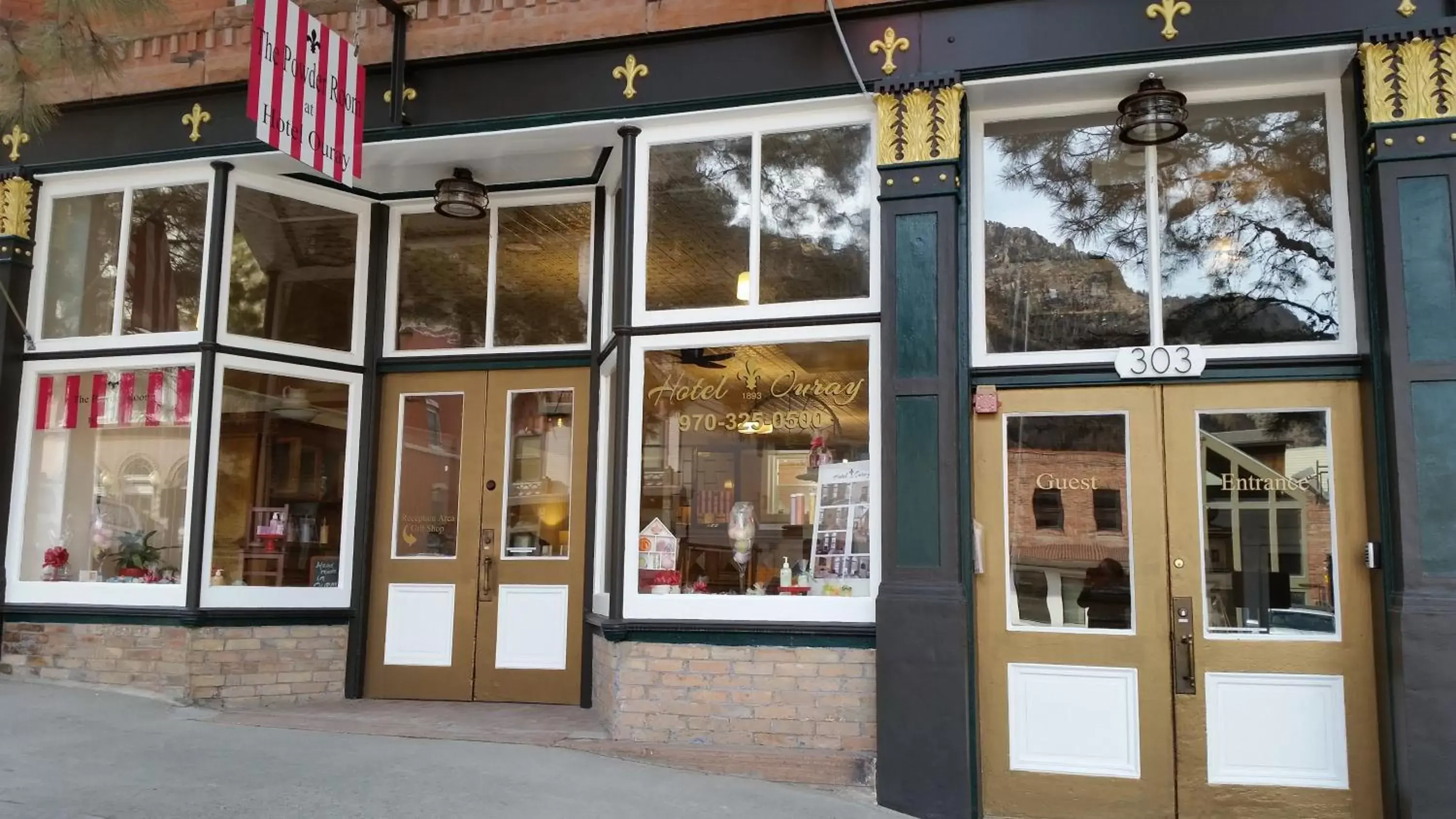 Facade/entrance in Hotel Ouray - for 12 years old and over