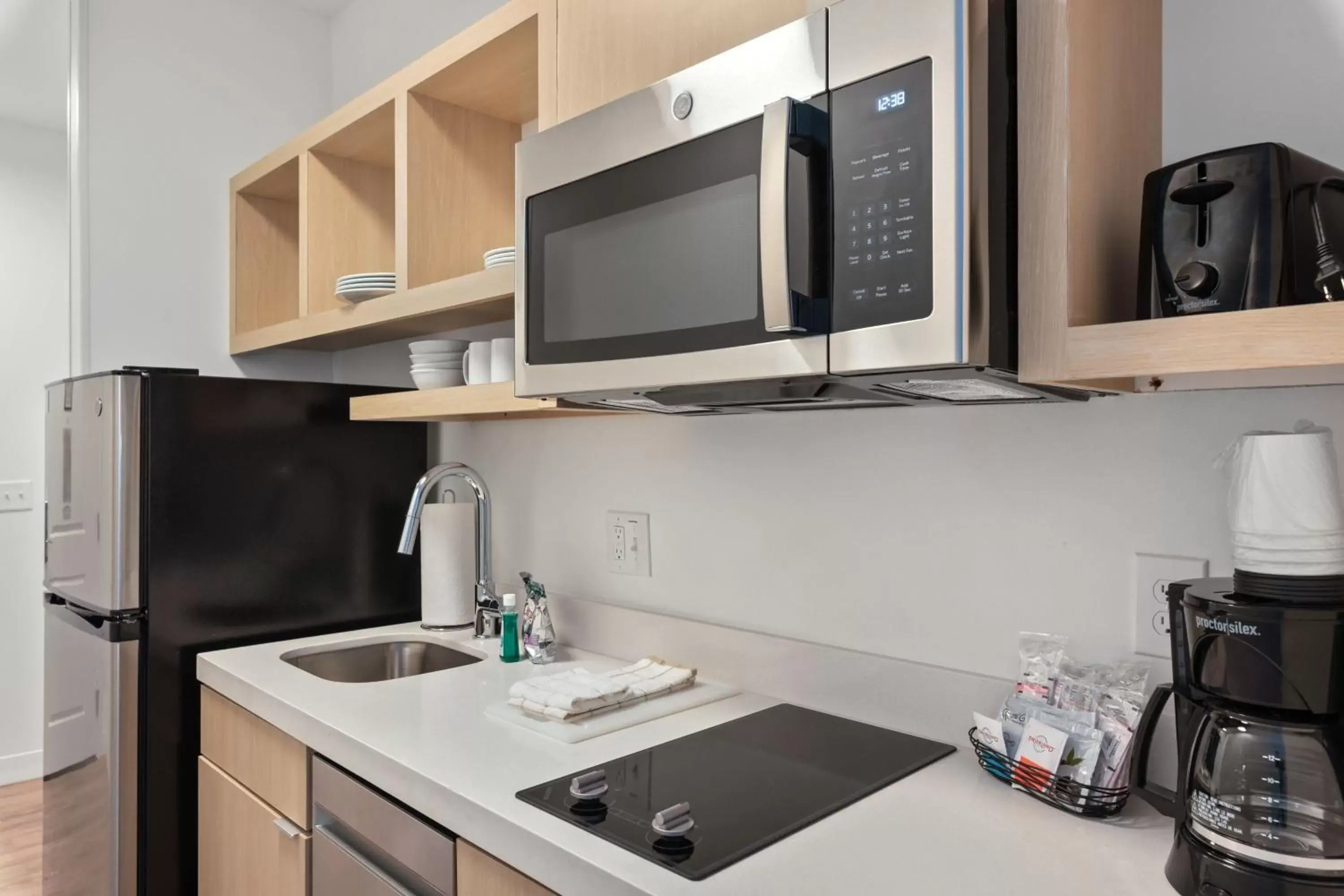 Kitchen or kitchenette, Kitchen/Kitchenette in TownePlace Suites by Marriott White Hall
