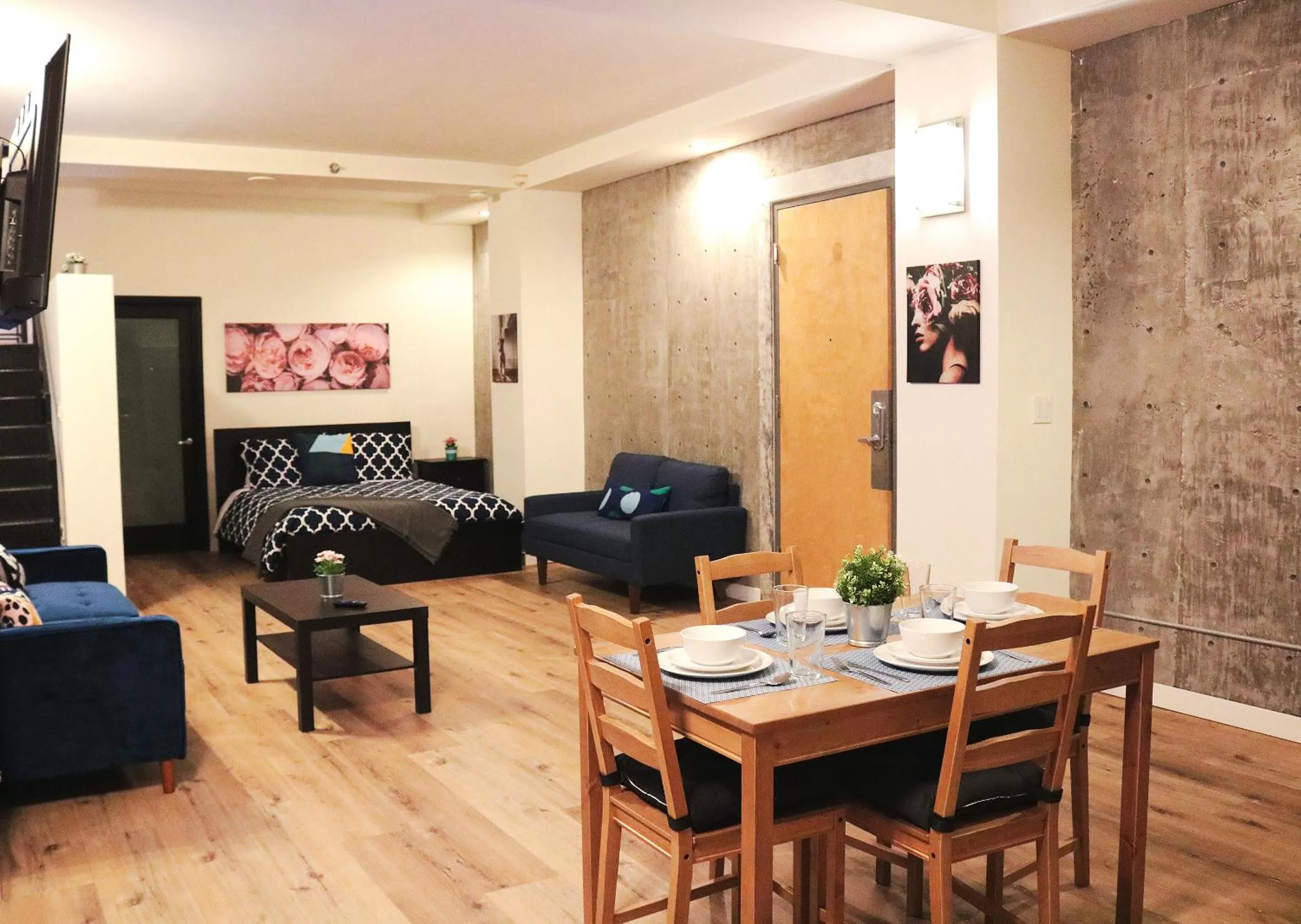 Dining Area in The Haas Suites
