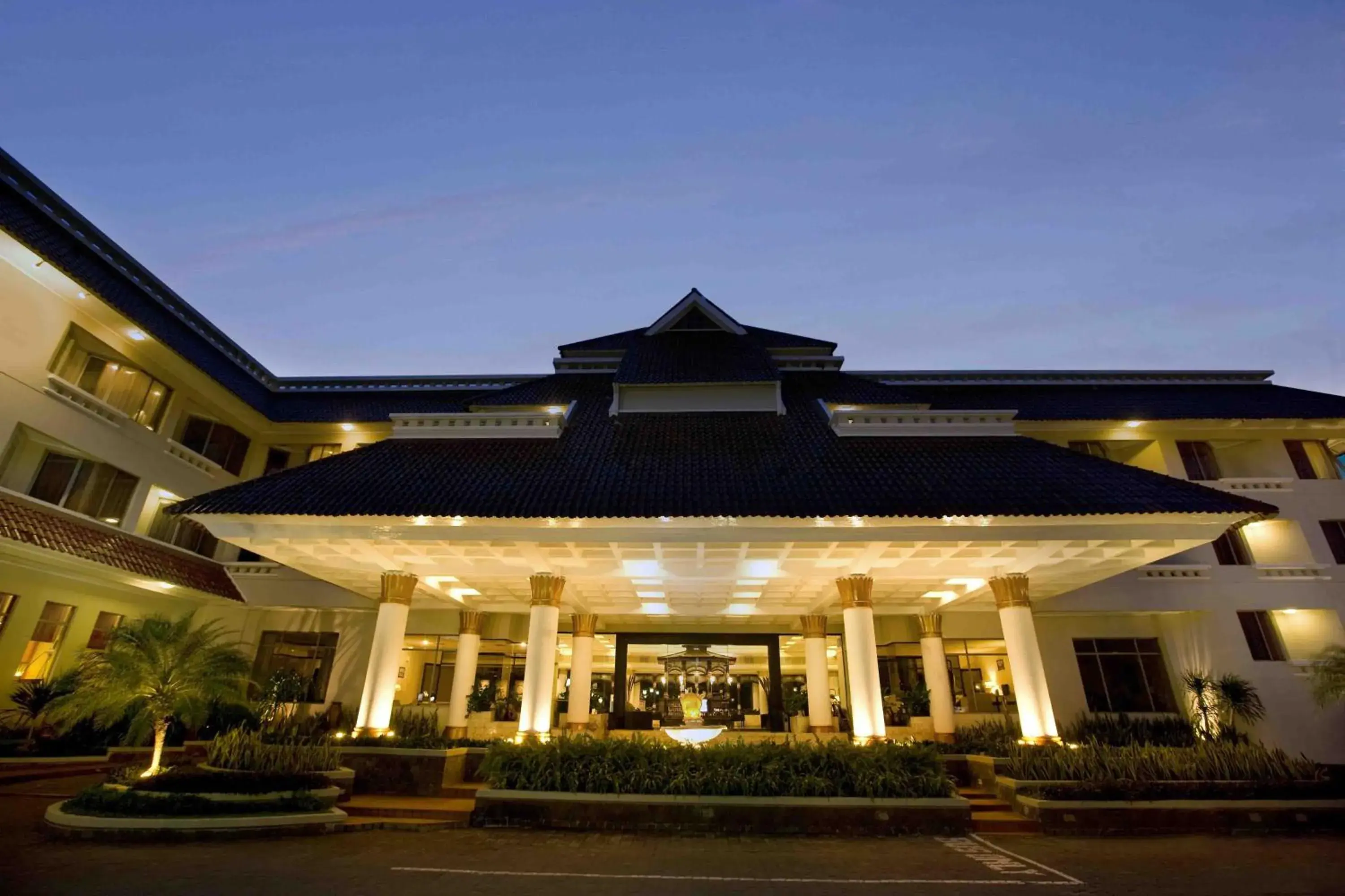 Facade/entrance, Property Building in Hotel Santika Premiere Jogja